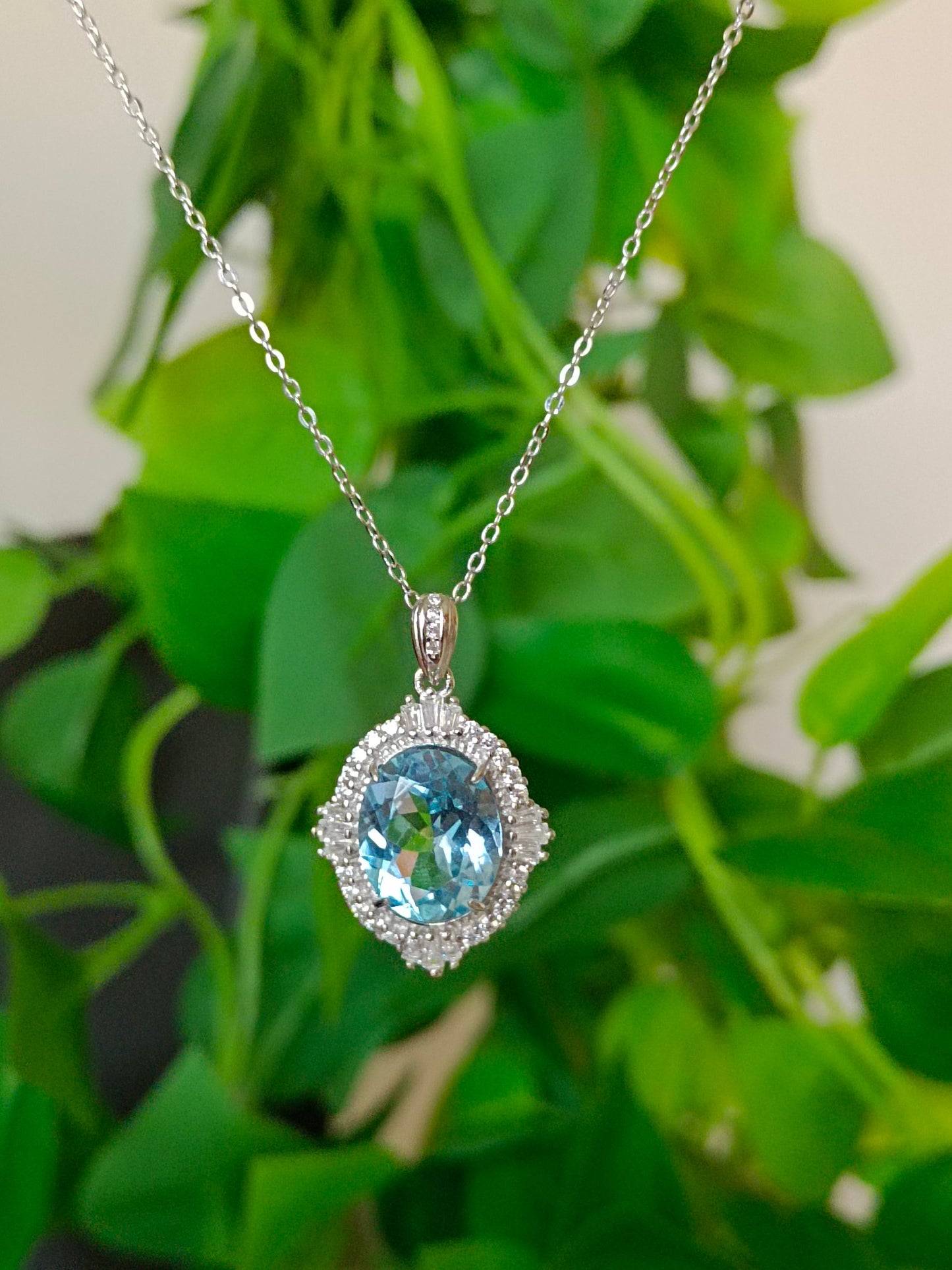 Exquisite Natural Topaz Pendant Jewelry