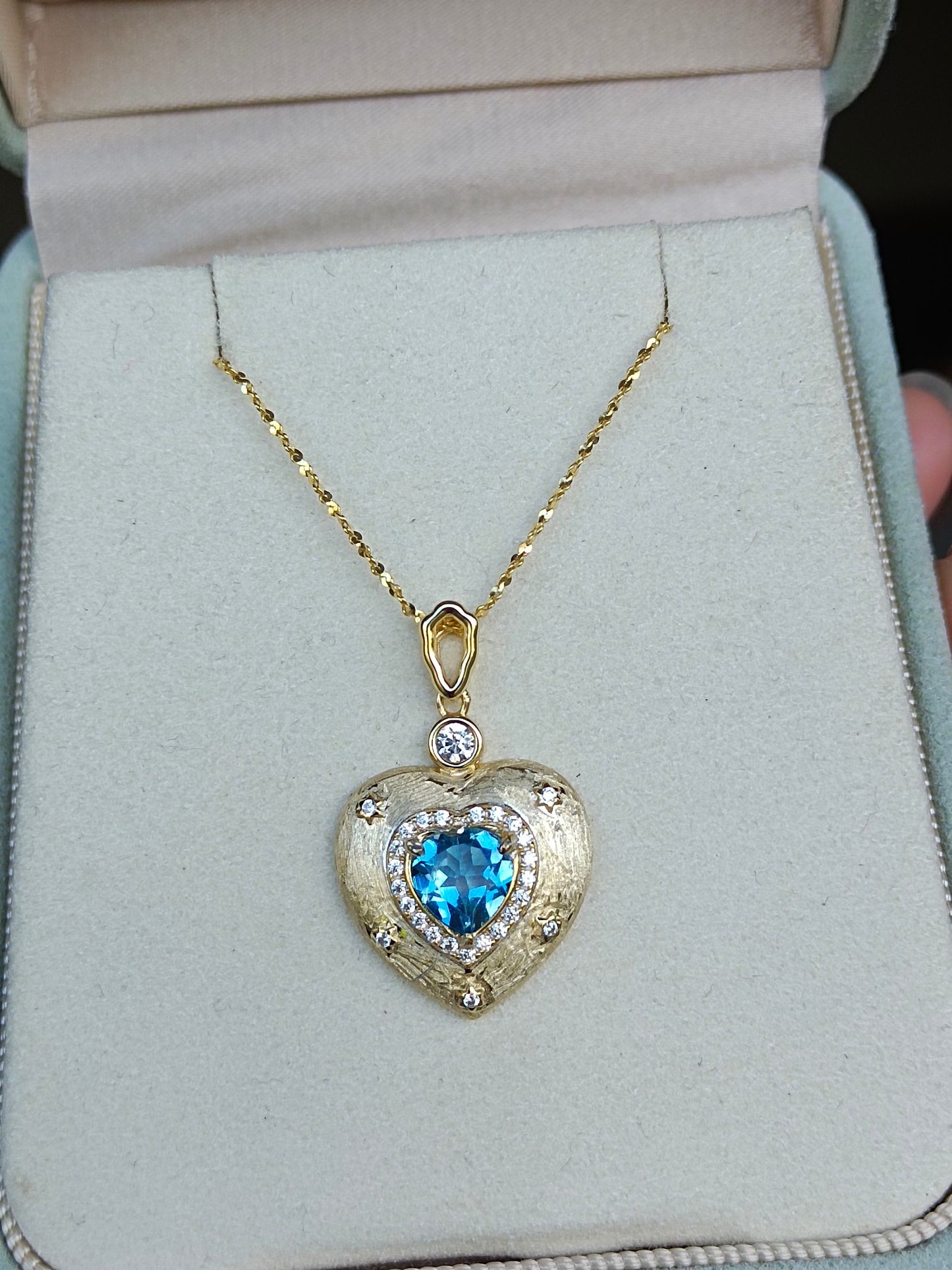 Naturlig Topaz Heart Pendant smykker - en glitrende glede