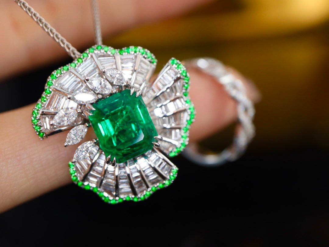 Emerald Elegance: Lotus-Inspired Vivid Green Jewelry Piece
