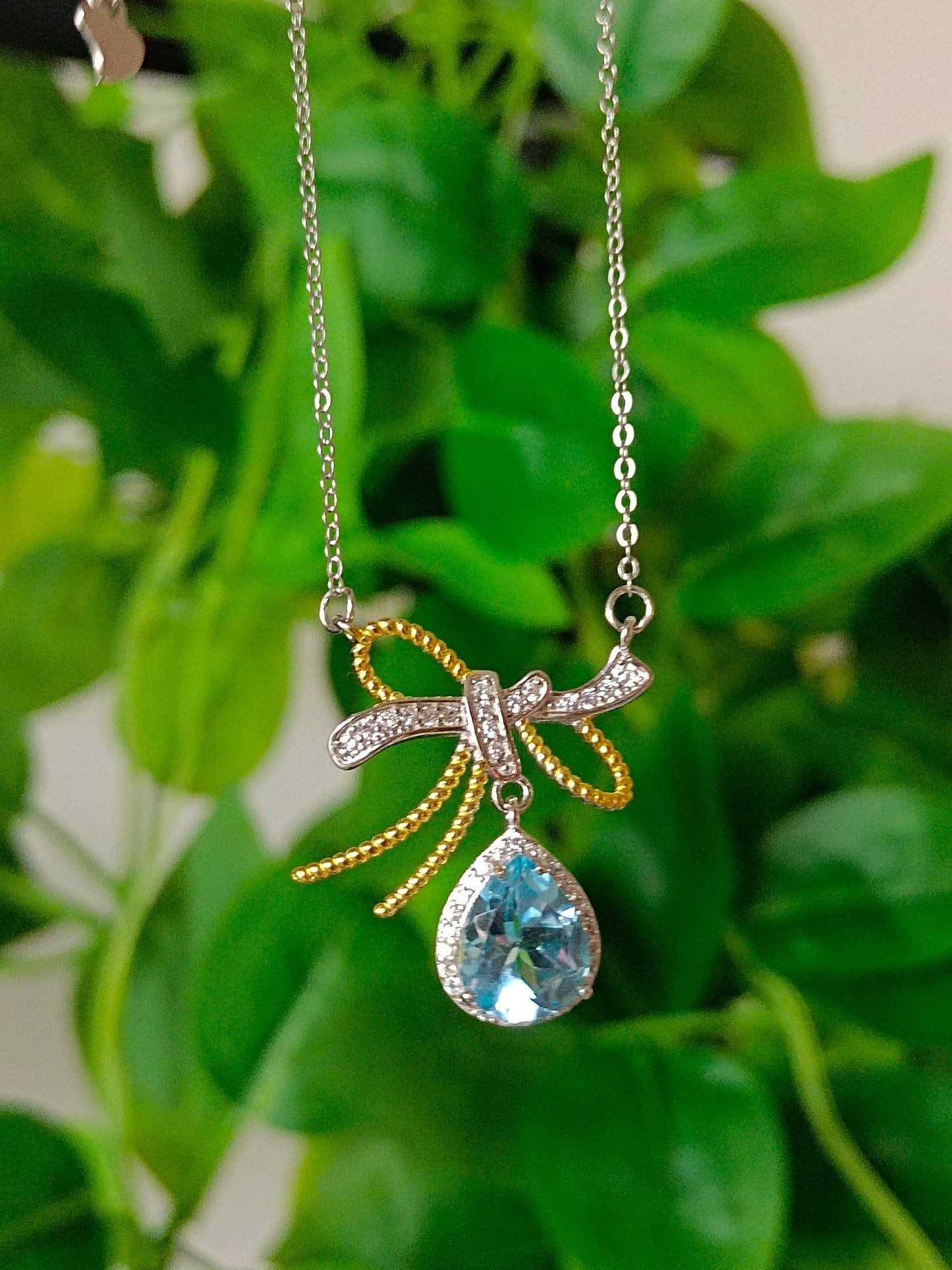 Exquisite Natural Topaz Luxury Pendant Jewelry