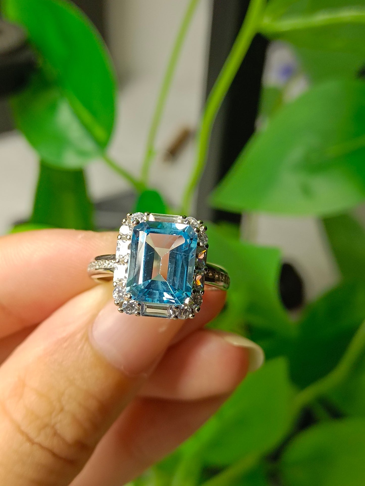 Natural Topaz Square Ring - Exquisite Jewelry for Elegant Taste