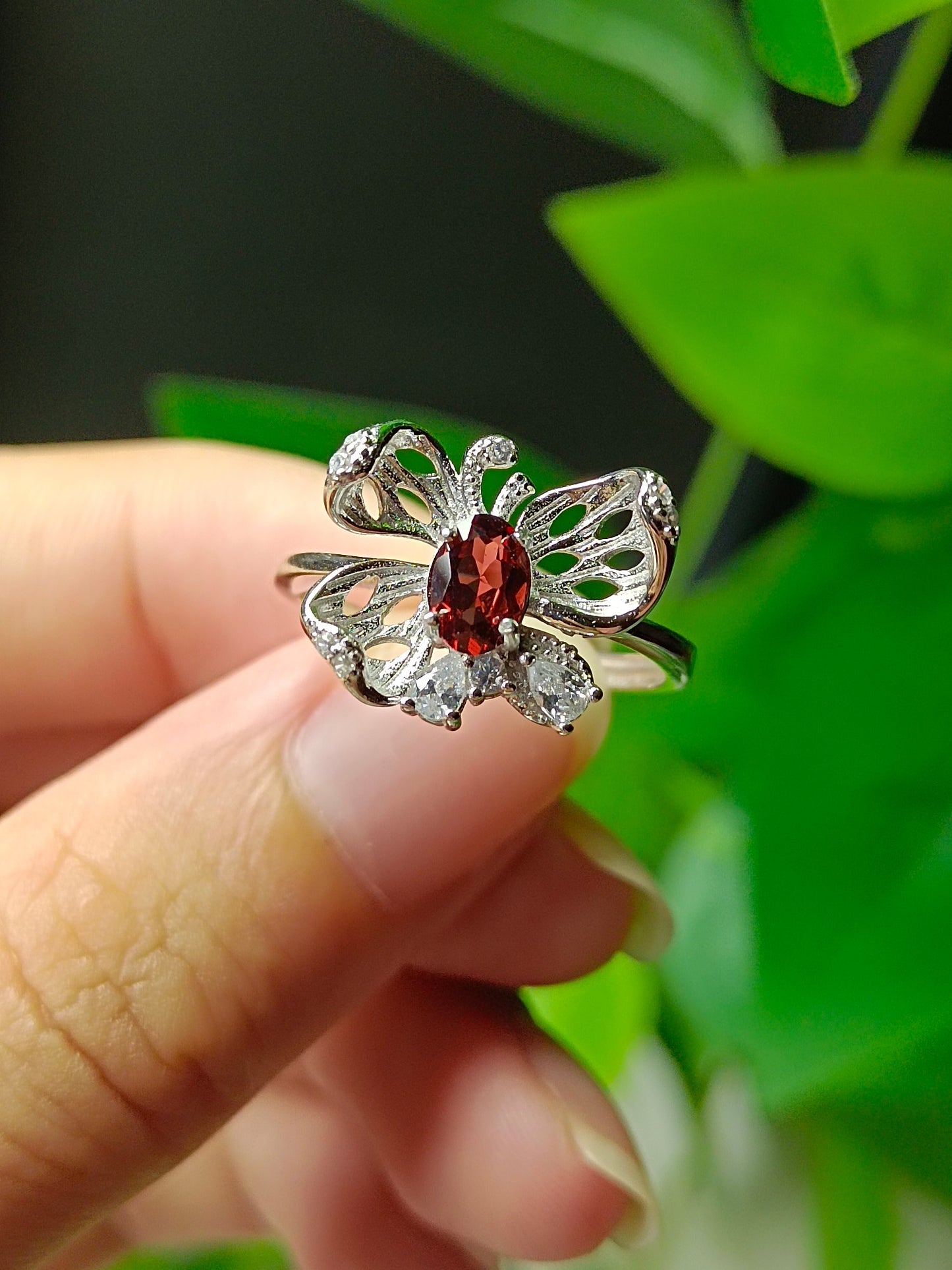 Cincin Rama-rama Garnet Asli - Barang Kemas Cantik untuk Anda yang Elegan