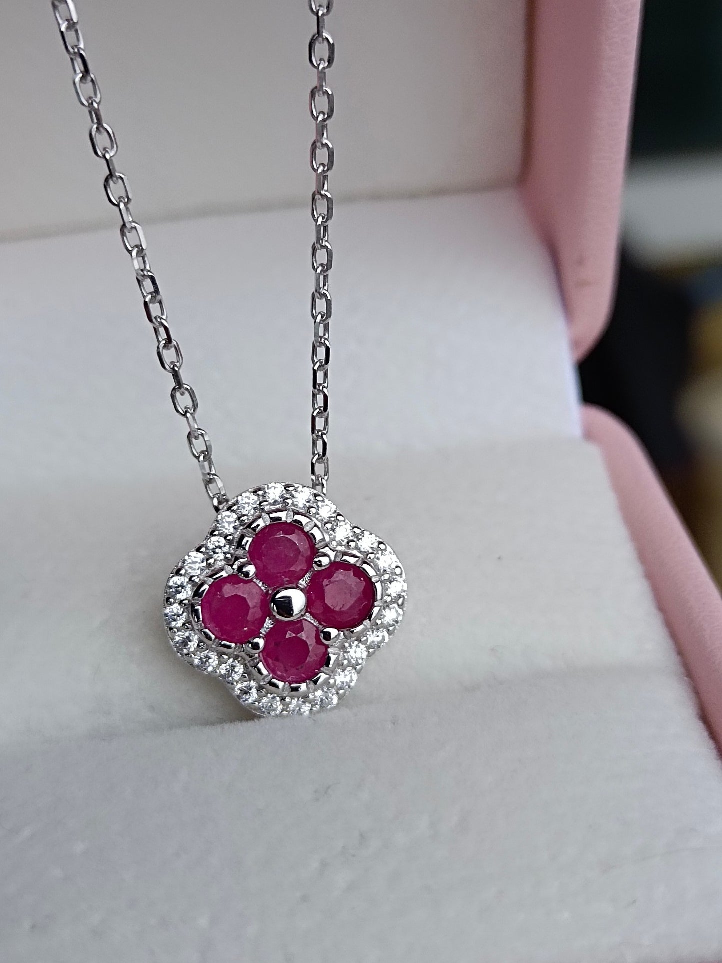 Natuurlijke Ruby klavertje vier ketting - Premium sieraden