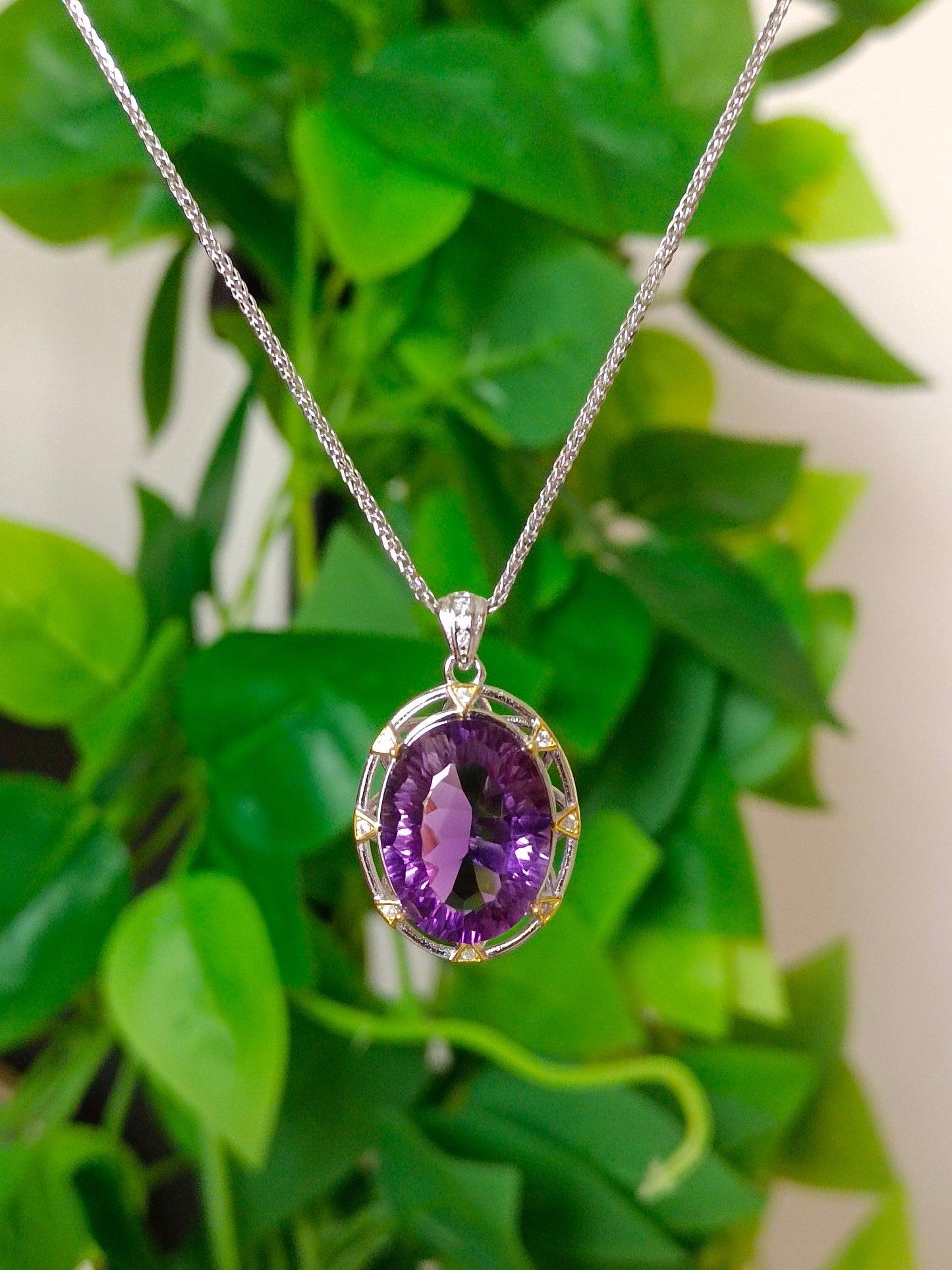 Luxurious Natural Amethyst Pendant Jewelry - A Dazzling Statement of Elegance