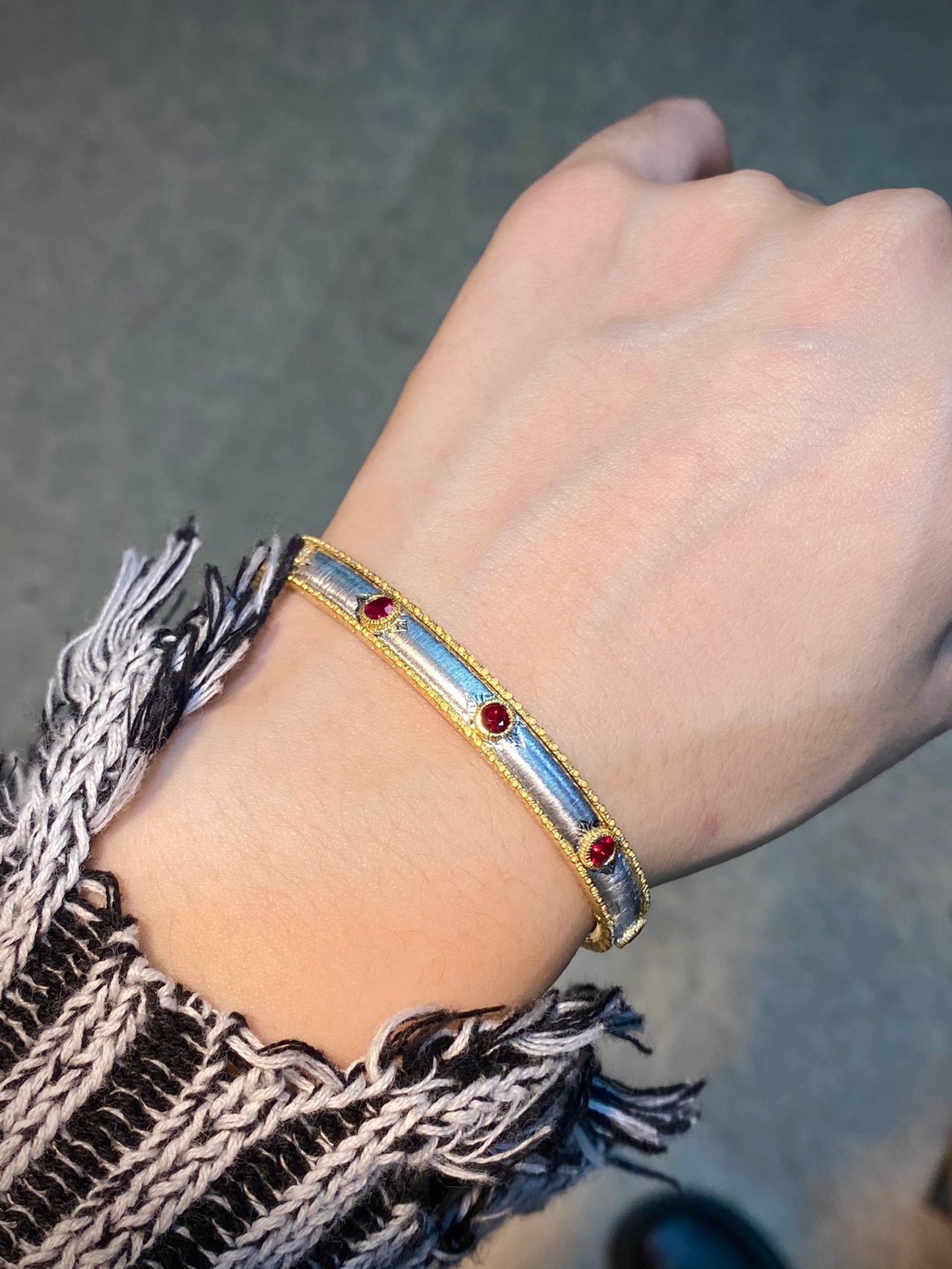 {Armband im Buccellati-Stil: Ein jahrhundertealter Klassiker, jeder Blick ist erstaunlich}