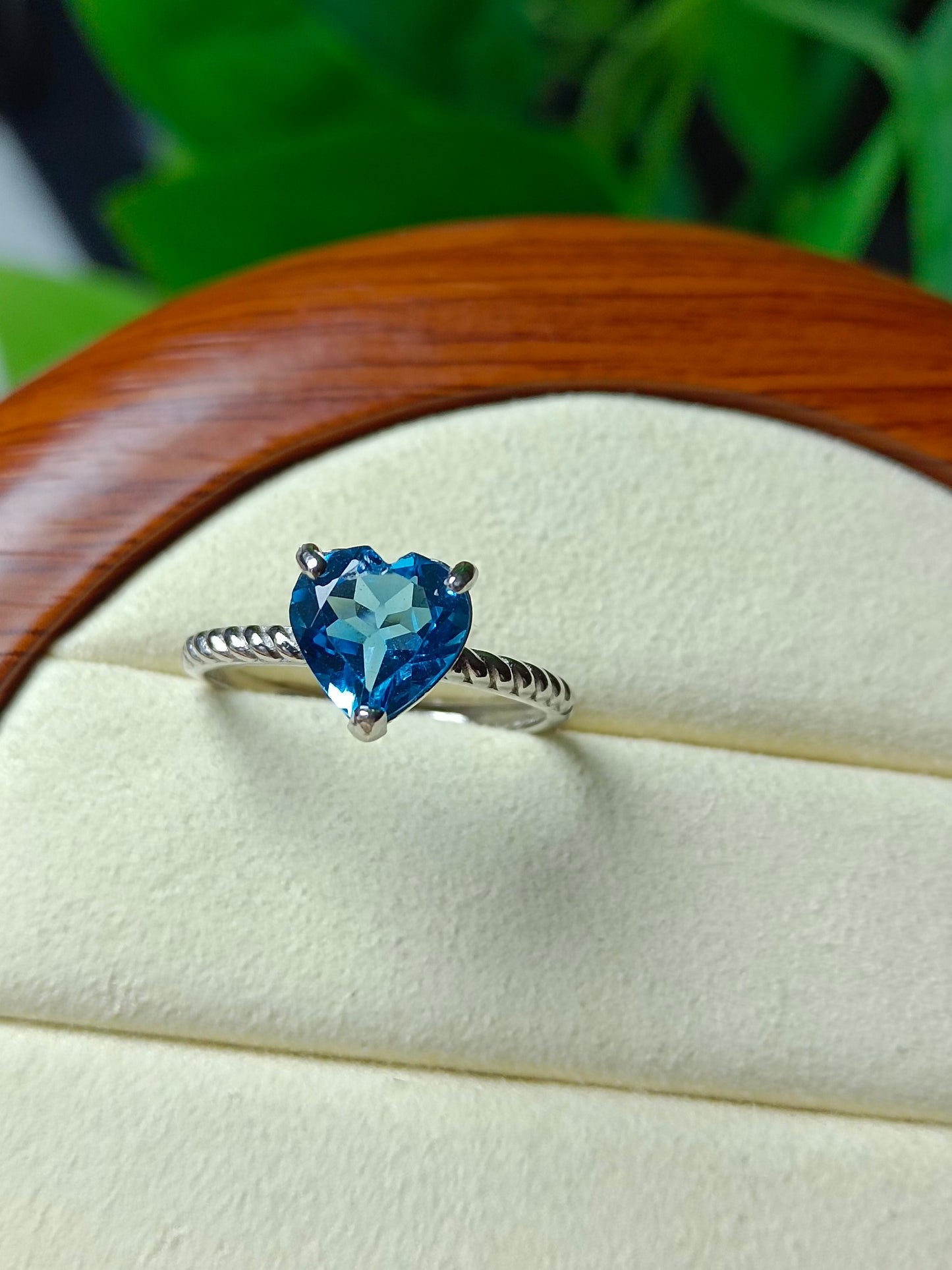 Mystic Blue Topaz Heart Ring - Premium Swiss Quality smykker