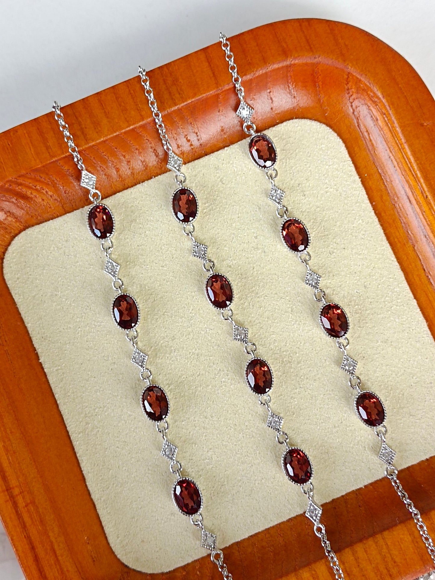Bracciale in pietra di granato naturale - Gioielli eleganti e vitali