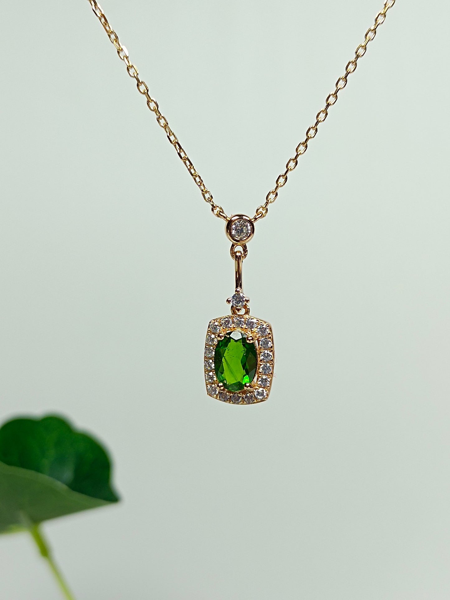 Collana con diopside naturale: un simbolo di speranza, salute e longevità nei gioielli