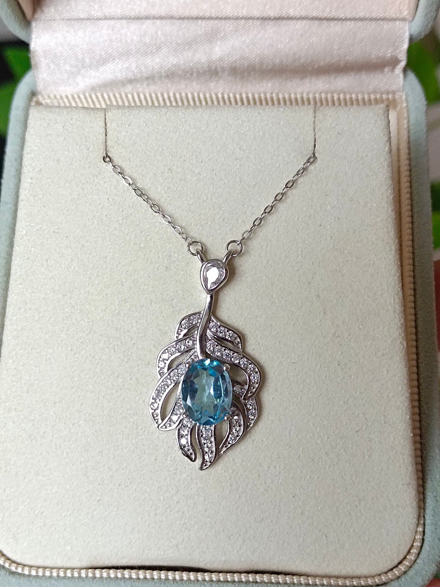Exquisite Natural Topaz Feather Pendant Jewelry