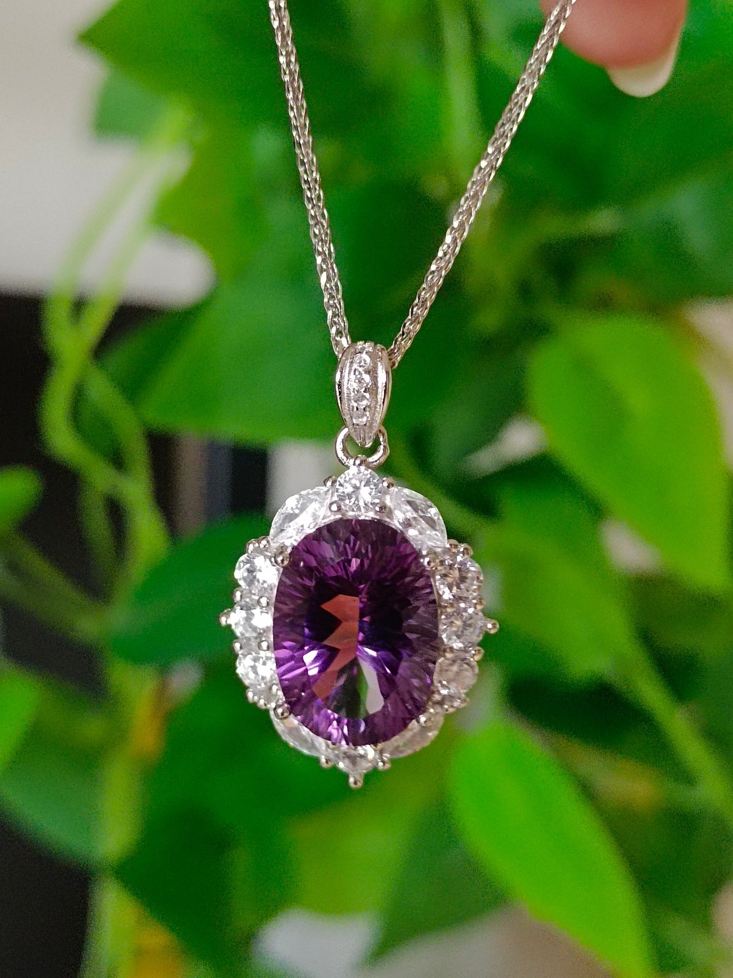 Luxurious Natural Amethyst Pendant Jewelry - A Dazzling Statement of Elegance