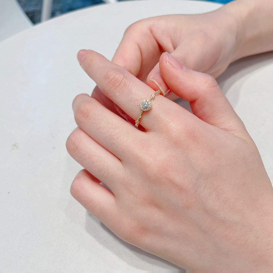Anillo de burbuja con cuentas de perlas cultivadas de 18 quilates: pieza de joyería exquisita