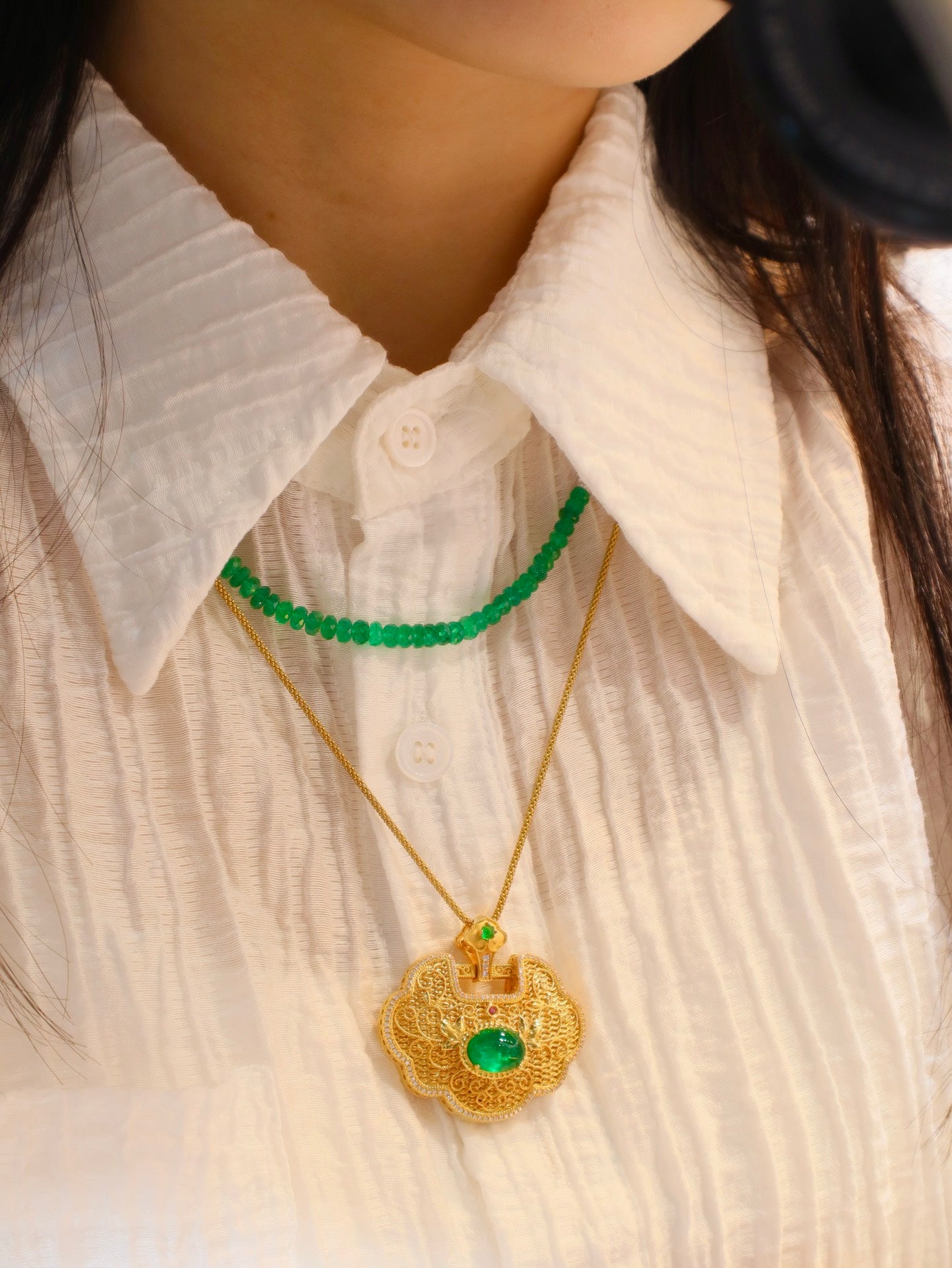 Ruyi Peace Lock Pendant - Emerald Charm korut