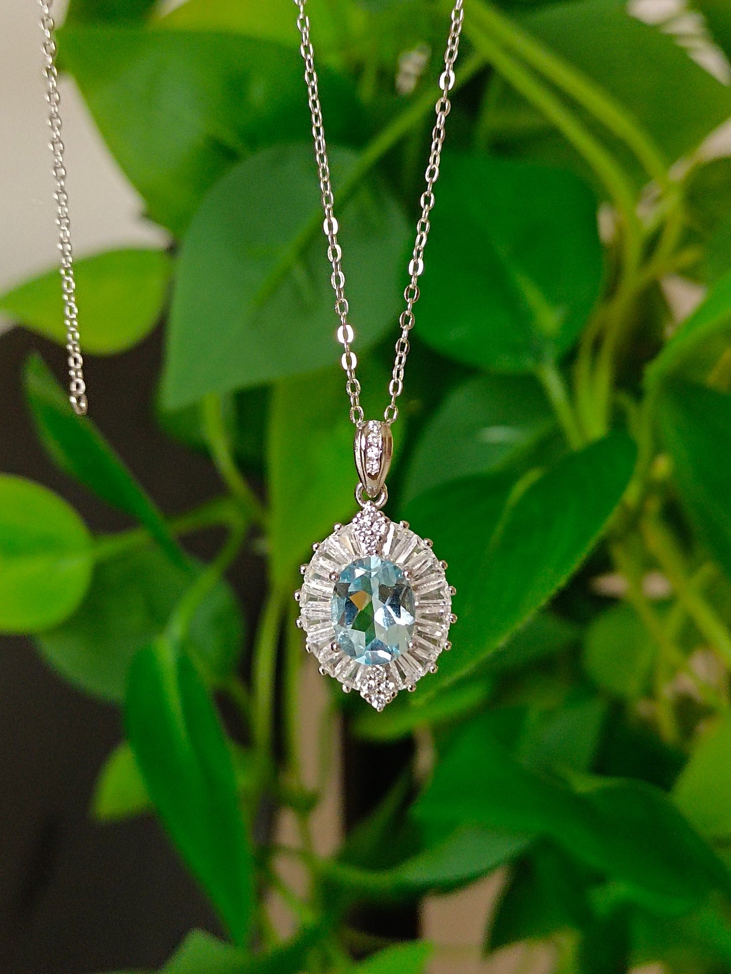 Naturlig Topaz-anheng - Elegante og subtile smykker for daglig bruk