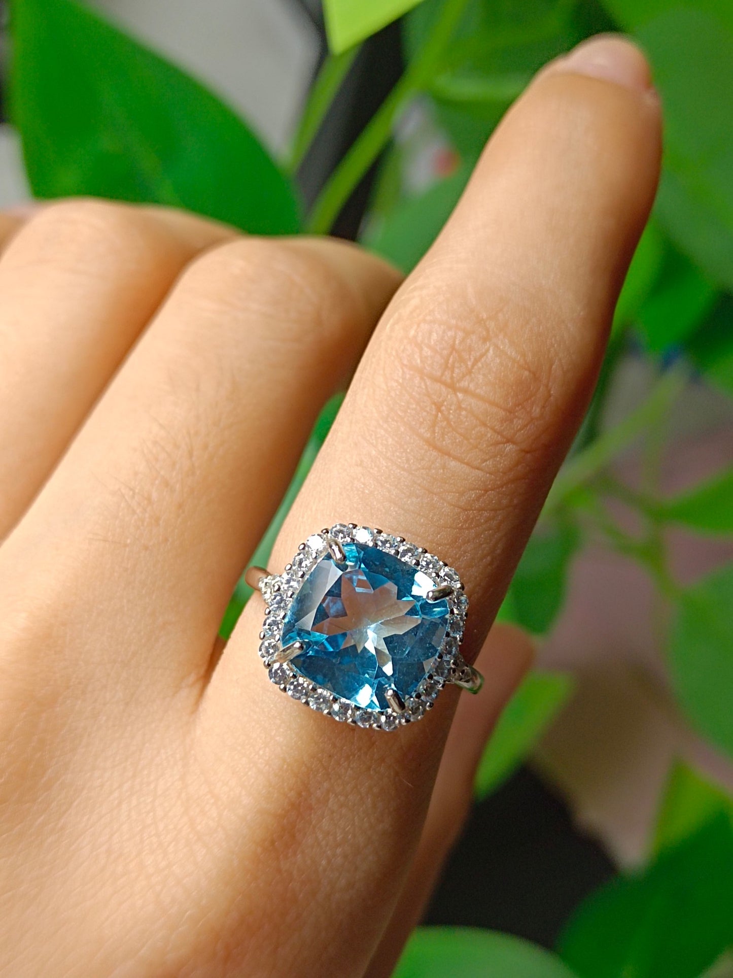 Exquisite Natural Topaz Ring - Pure Elegance in Jewelry