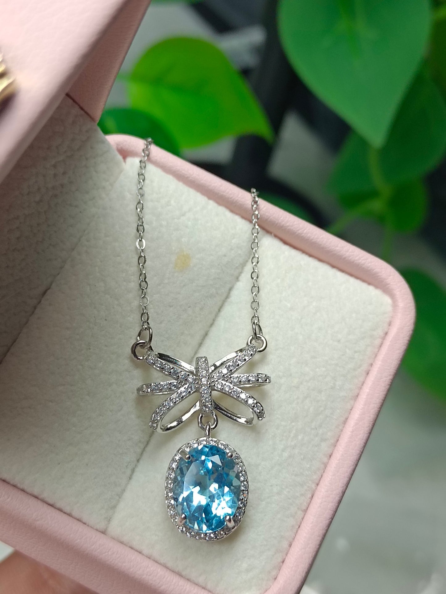 Unique Topaz Bowknot Necklace - Enchanting Jewelry for the Youthful Spirit