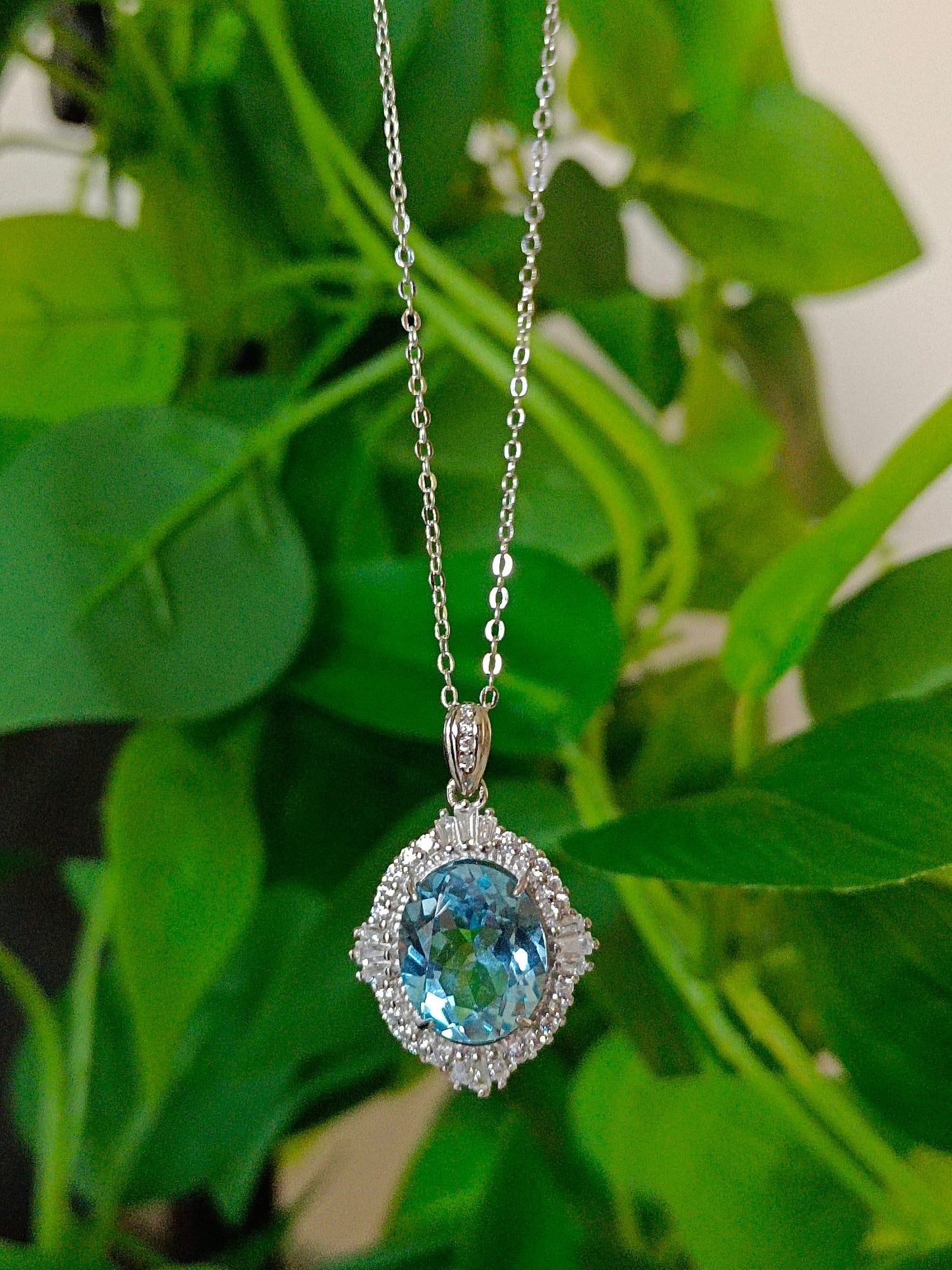 Exquisite Natural Topaz Pendant Jewelry