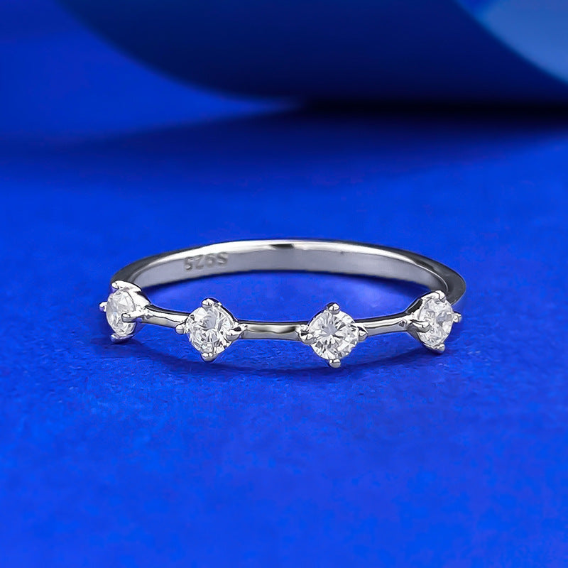 Gilded Minimalist Fashion Light Luxury Ring