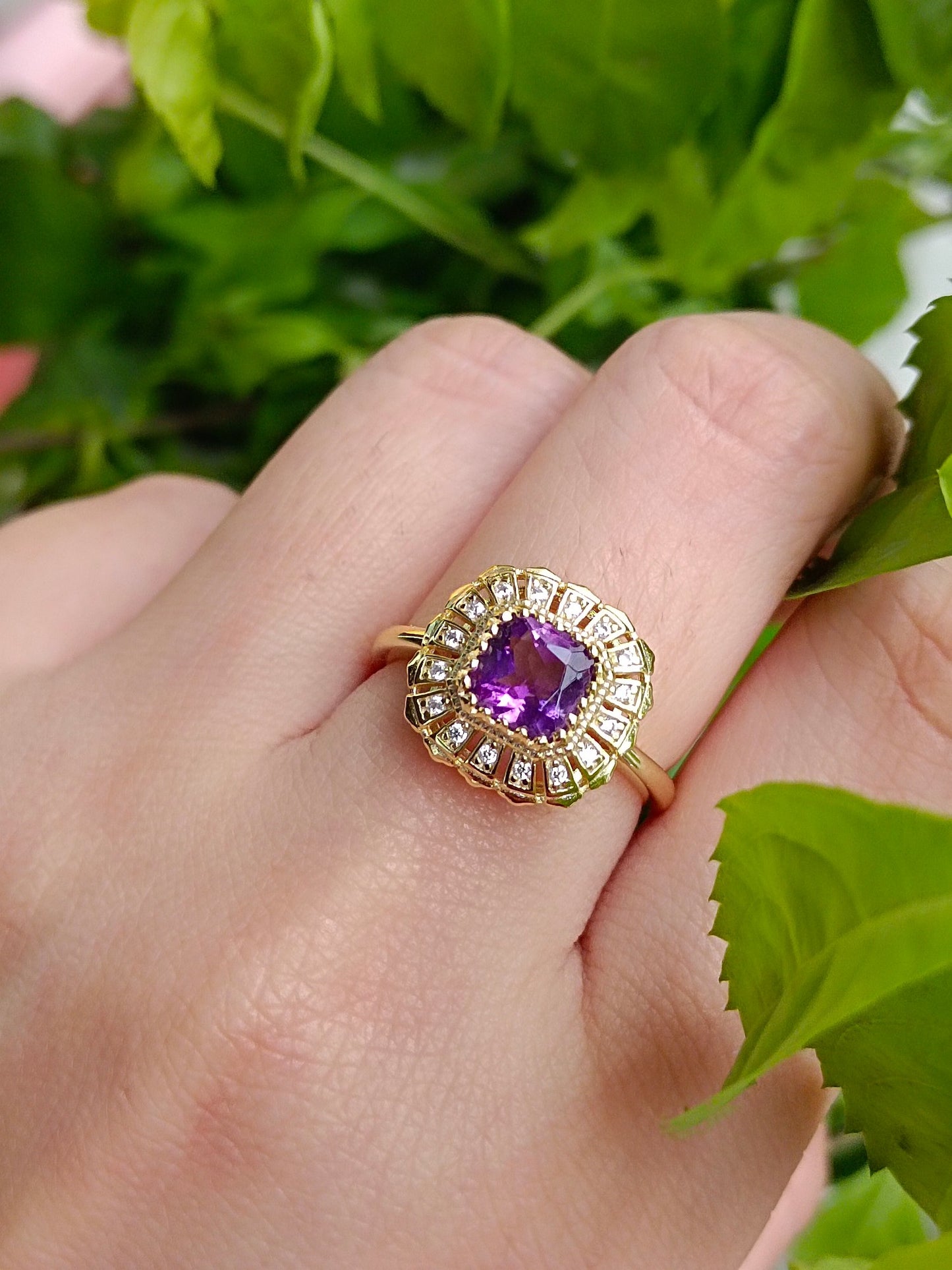 Bague en améthyste naturelle - Une affaire royale en joaillerie