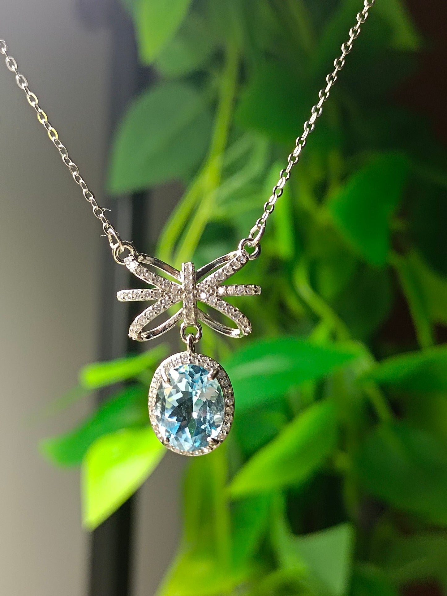 Unique Topaz Bowknot Necklace - Enchanting Jewelry for the Youthful Spirit