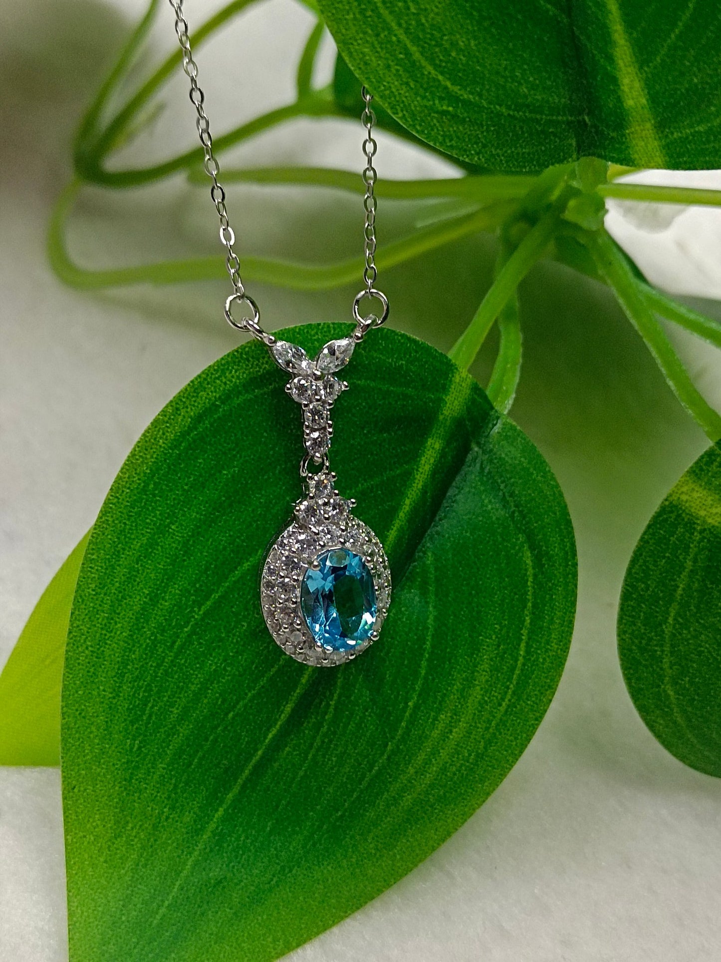 Exquisite Natural Swiss Blue Topaz Bracelet - Elegant Jewelry