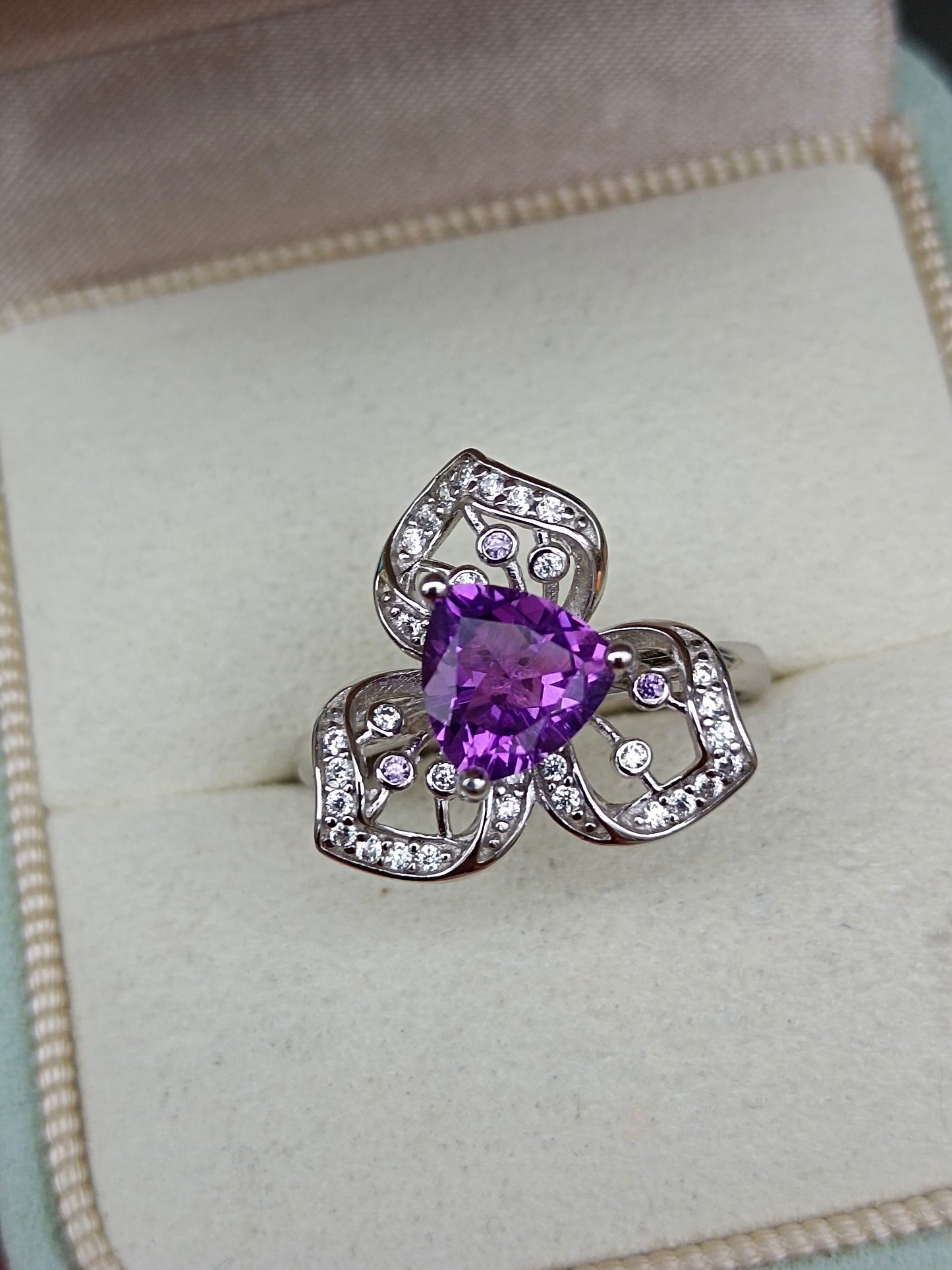 Cincin Kristal Ungu Asli yang Elegan dengan Rekaan Orkid - Barang Kemas Unik