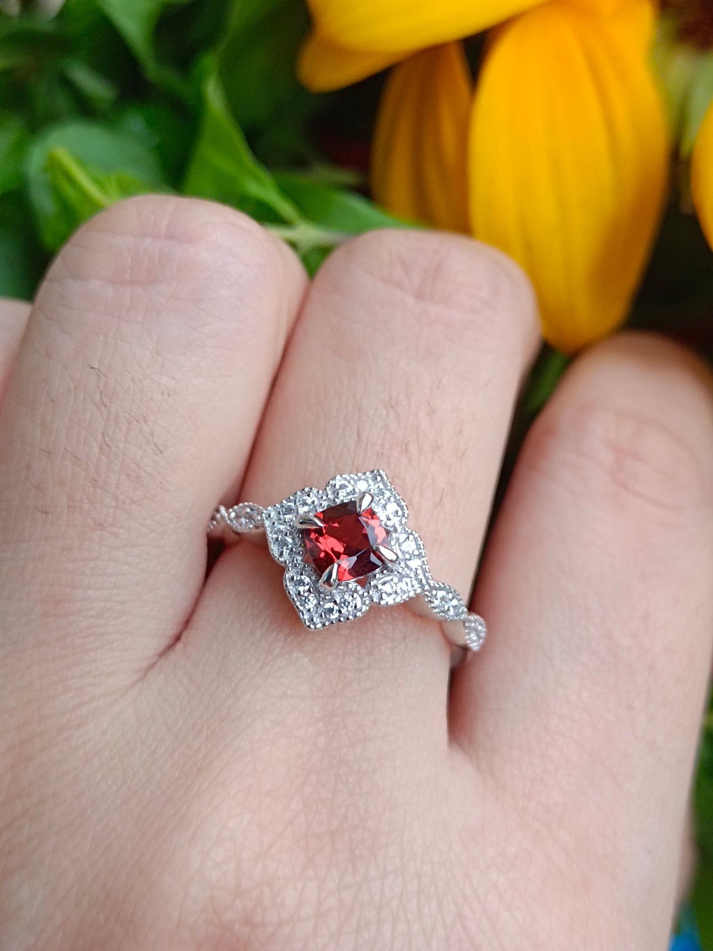 Doğal Garnet Yüzük - Vintage Dantel Tasarım Takı