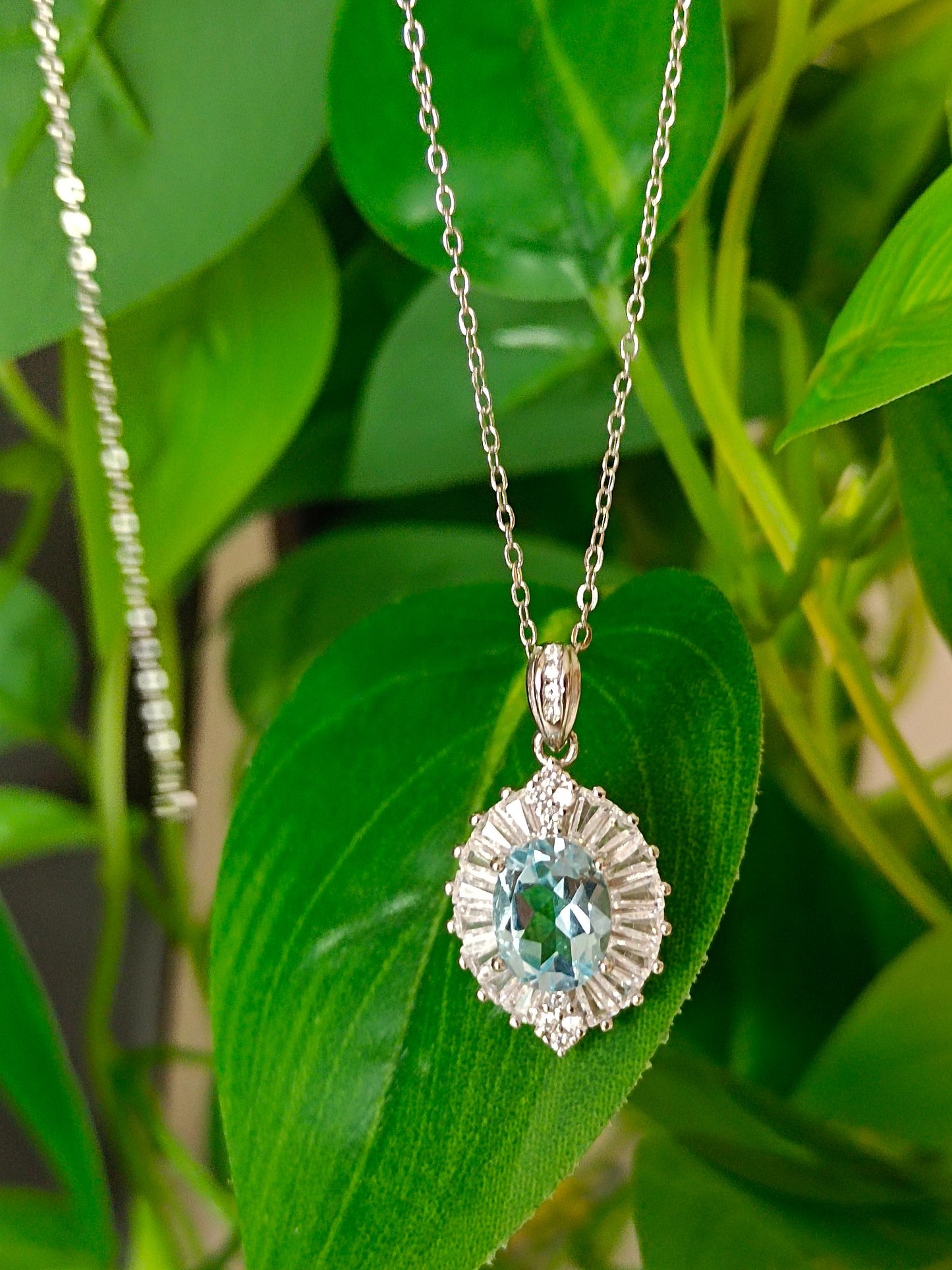 Naturlig Topaz-anheng - Elegante og subtile smykker for daglig bruk