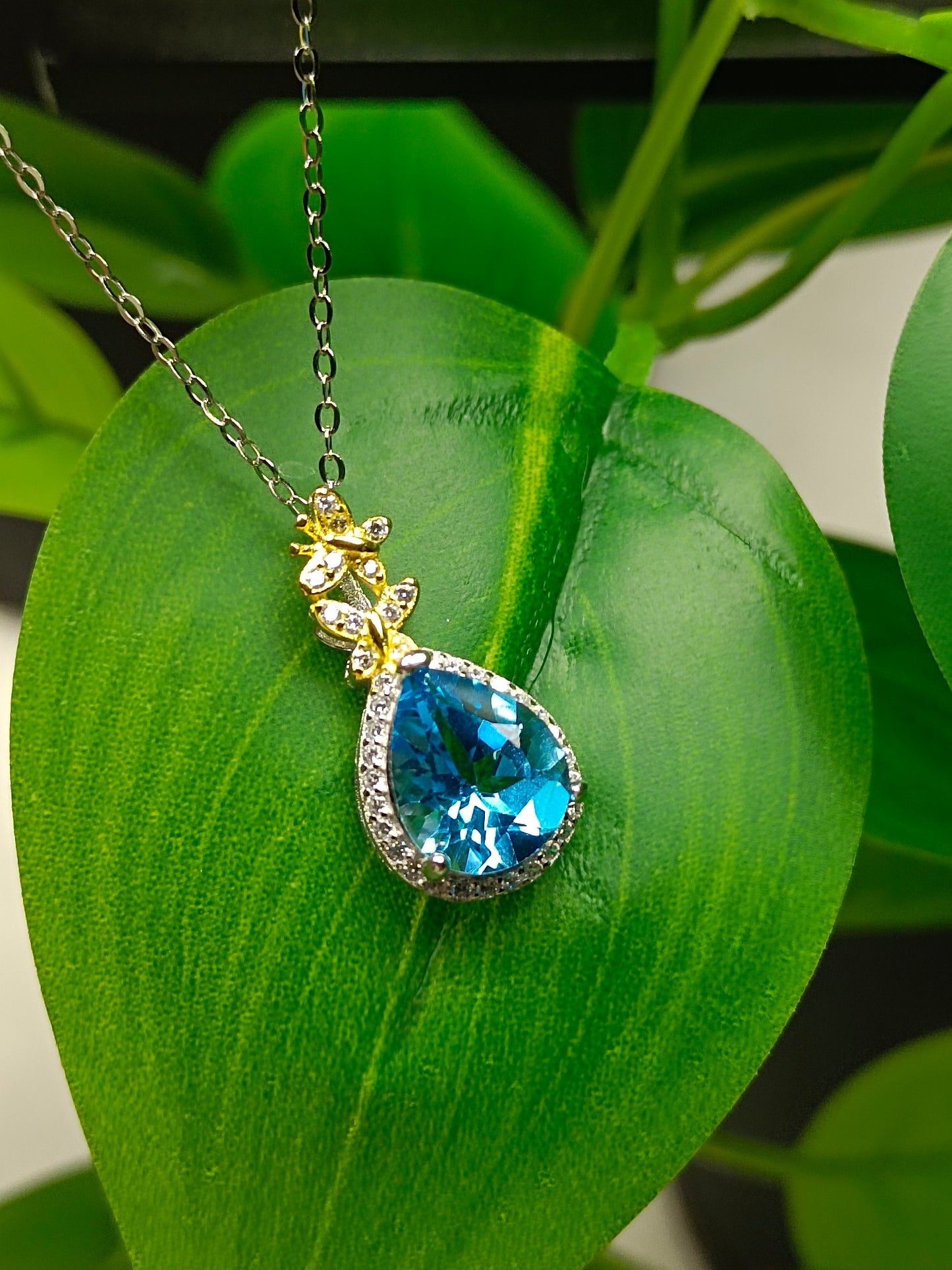 Elegant Natural Topaz Water Drop Pendant Jewelry