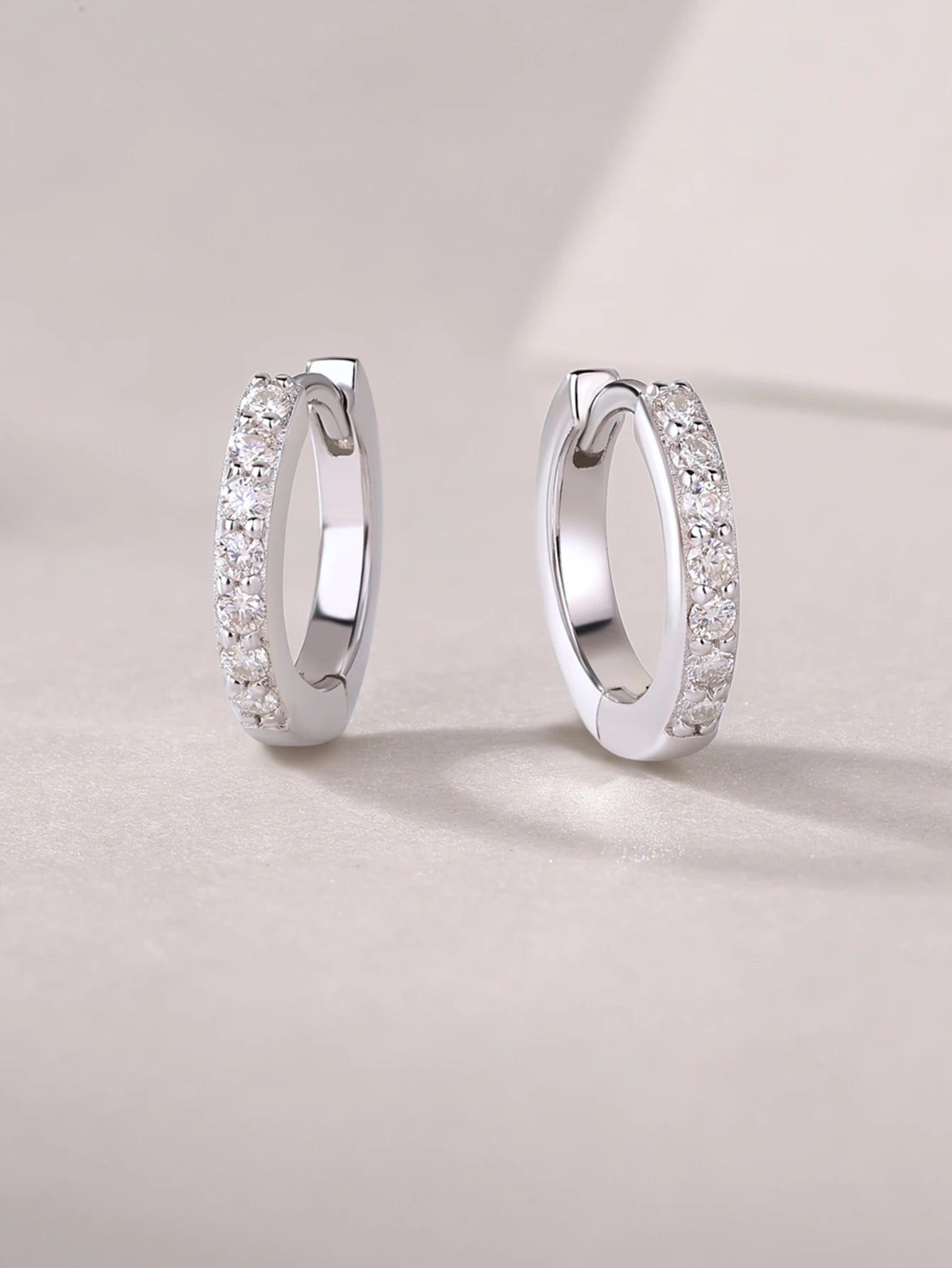 1pair Moissanite Earrings Hoop Style 925 Sterling Silver 18K Gold Plated Classic Jewelry for Women Comes with GRA Certificate