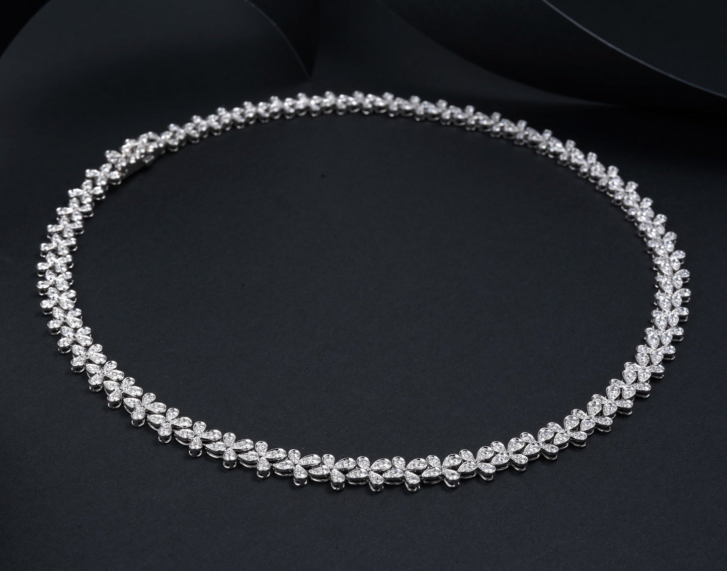 Butterfly-Shaped Round Diamond Pendant Necklace (42cm) - Premium Jewelry - White Diamond Necklace