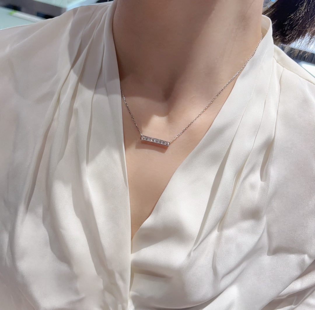 Diamond Solo Chain Pendant - Premium Jewelry Piece - White Diamond Pendant