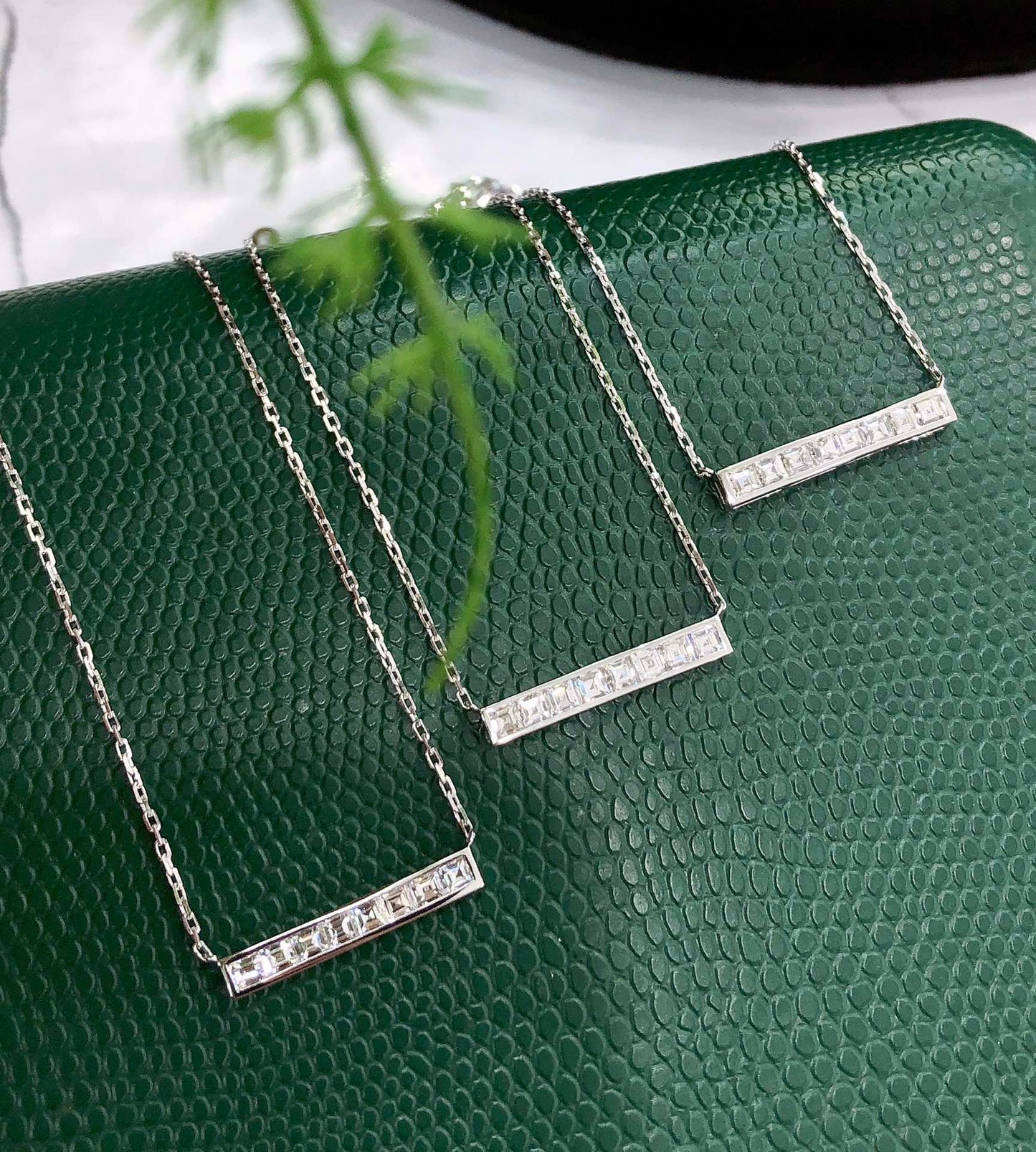 Diamond Solo Chain Pendant - Premium Jewelry Piece - White Diamond Pendant