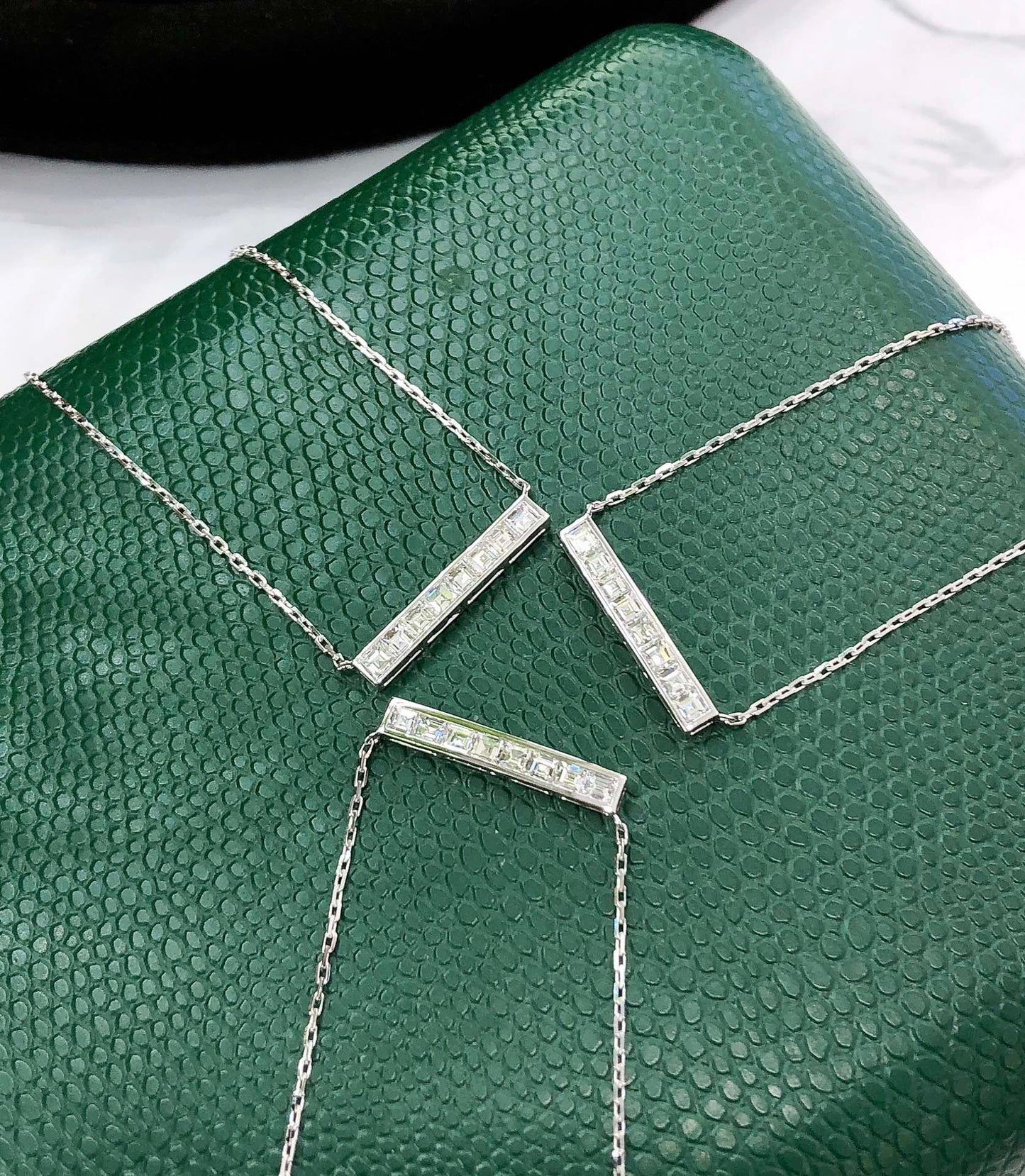 Diamond Solo Chain Pendant - Premium Jewelry Piece - White Diamond Pendant