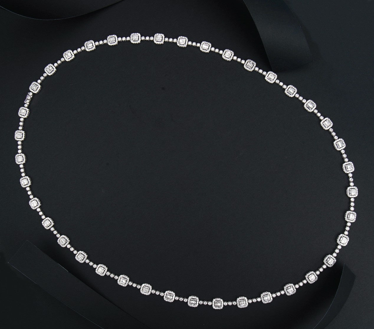 Elegant Diamond Pendant Necklace - Luxury Jewelry Collection - White Diamond Set System