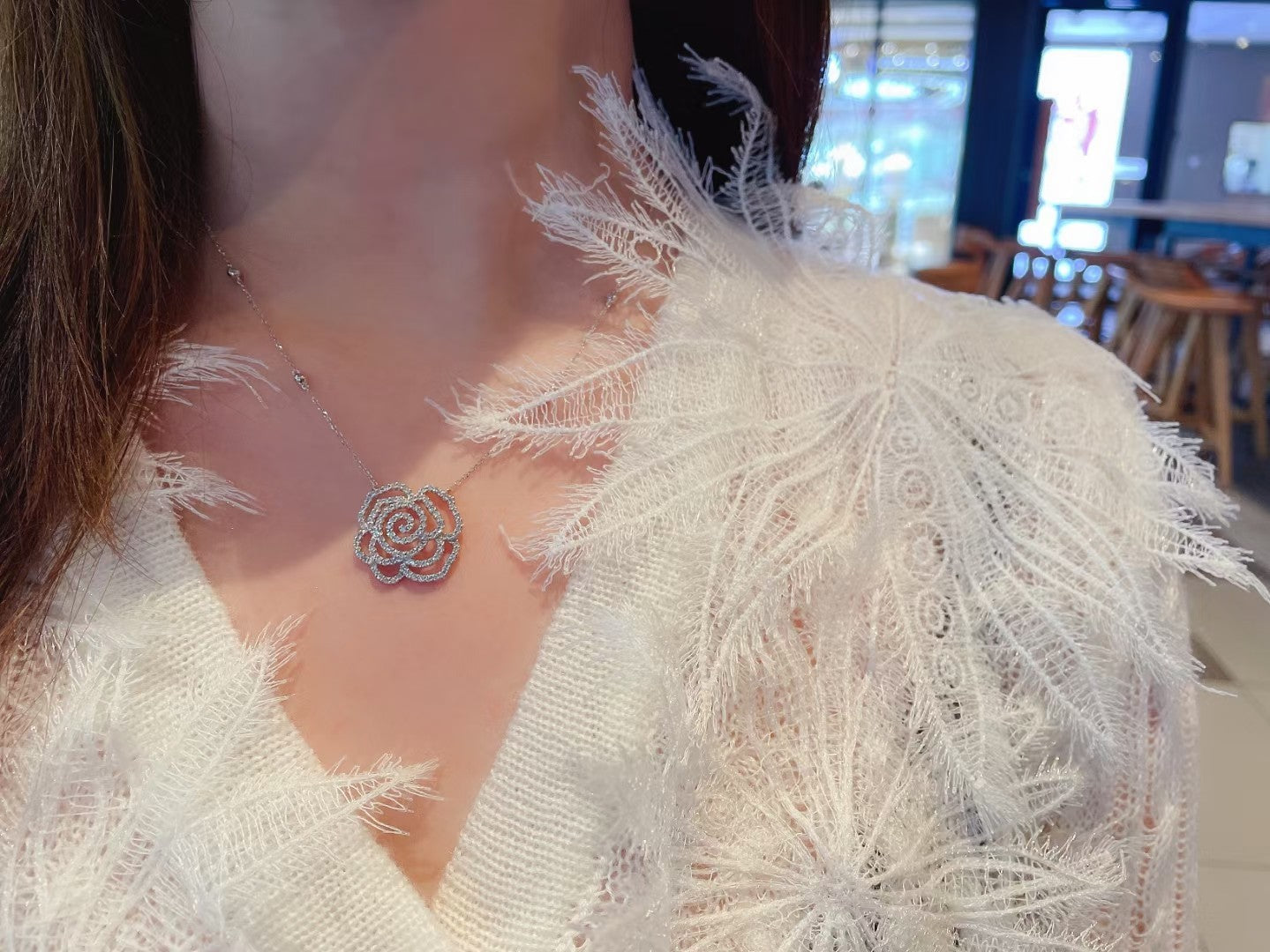 Exquisite Hollowed-out Rose Pendant Jewelry - White Diamond Set System