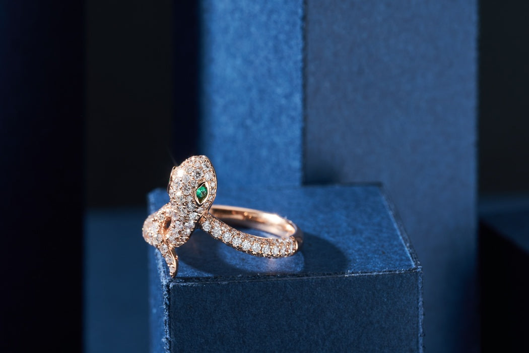 Luxurious Diamond Snake Ring - Exclusive Jewelry Piece - White Diamond Ring