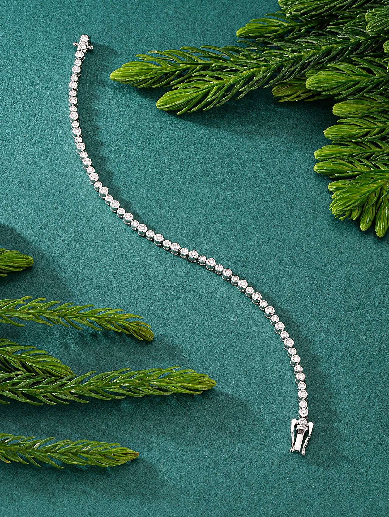 Luxurious Full-Pavé Diamond Bracelet - Premium Jewelry Collection - White Diamond Bracelet