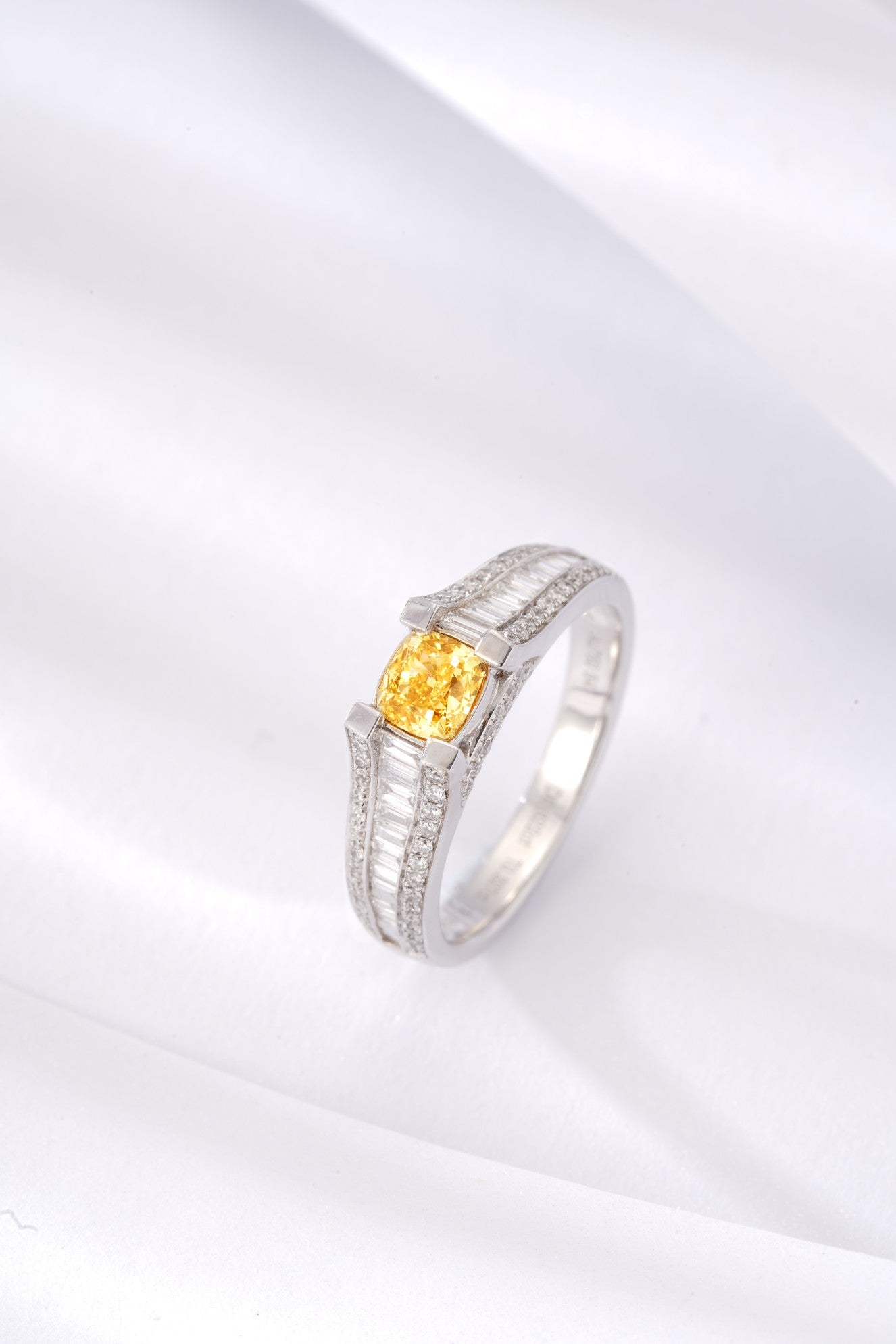 Luxurious Yellow Diamond Four-Claw Ring - Fine Jewelry Collection - Yellow Diamond Ring