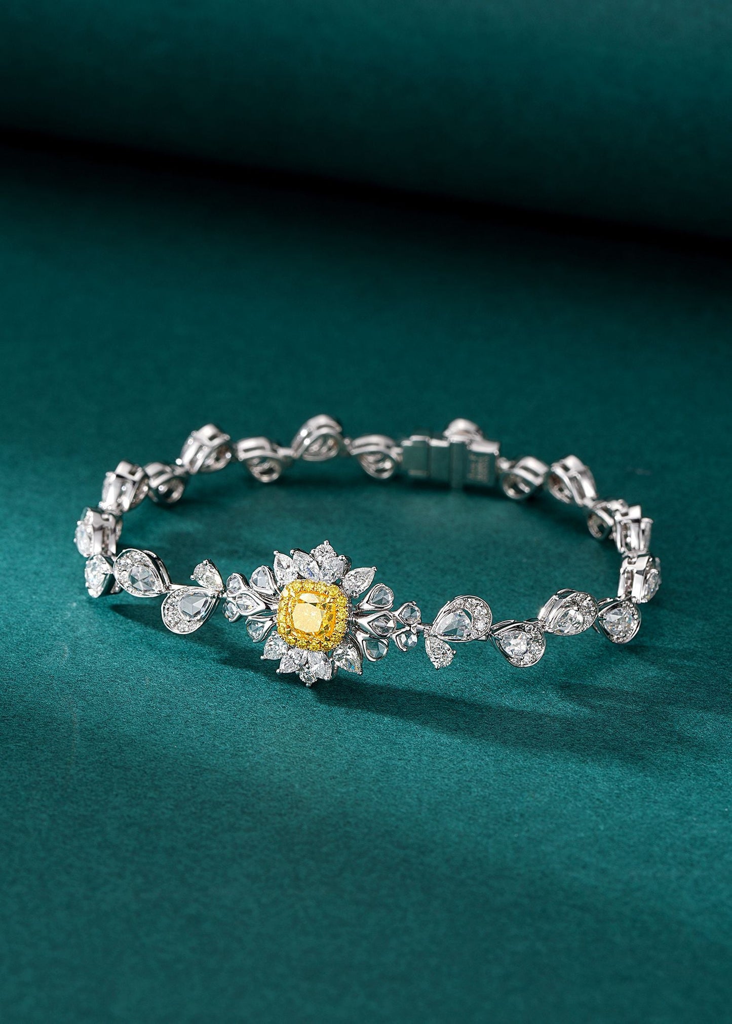 Premium Cushion-Cut & Pear-Shaped Yellow Diamond Bracelet - Exquisite Jewelry - Yellow Diamond Bracelet