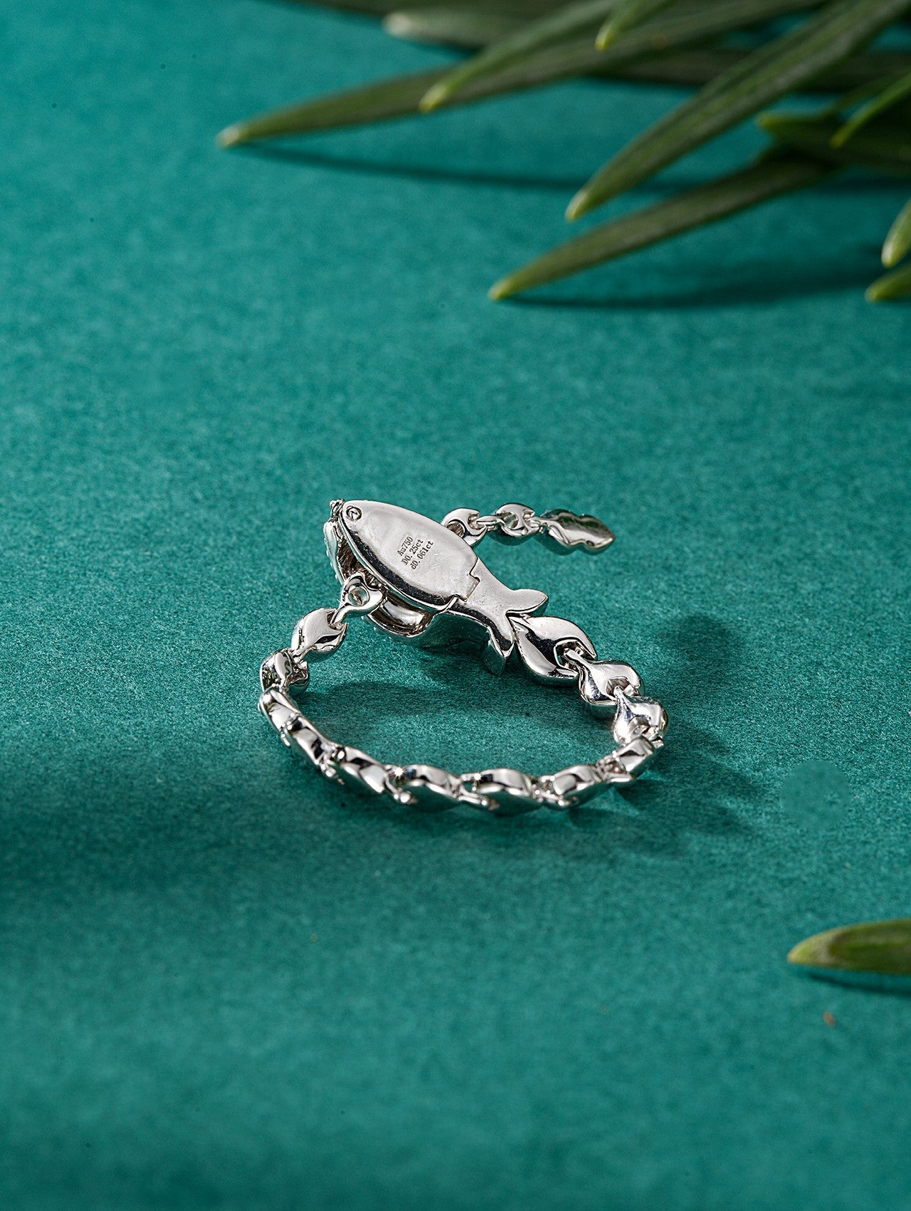 Snake Head Ring A - Exquisite Jewelry Piece - White Diamond Ring