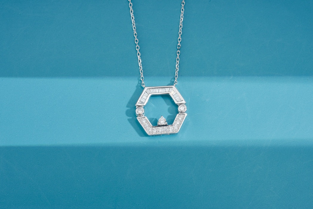 Twisting Pendant Jewelry - Sparkling Gemstone Delight - White Diamond Pendant