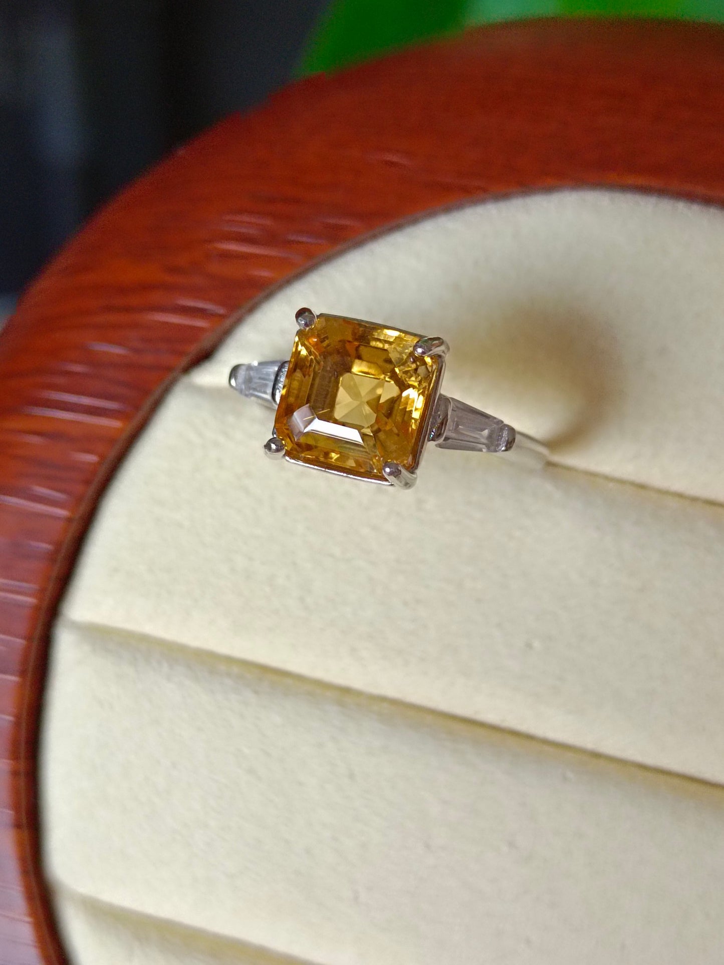 Squisito anello quadrato con citrino giallo naturale - Gioielleria raffinata