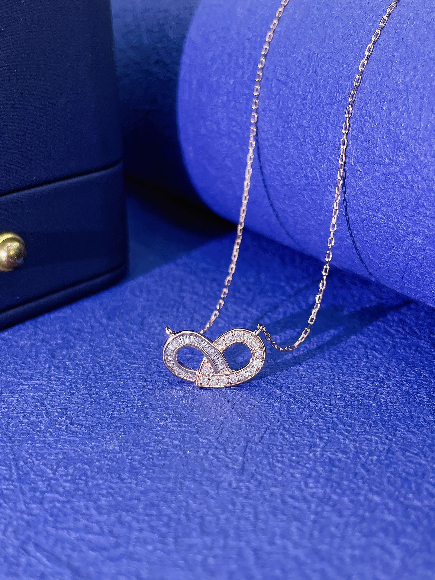18K Diamond Double Teardrop Interlocking Necklace - Exquisite Jewelry - White Diamond Necklace