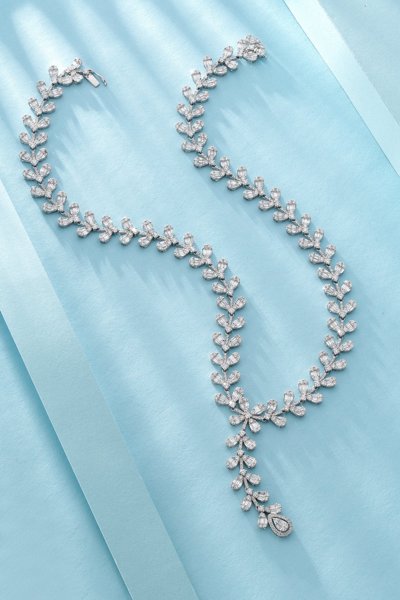 18K Diamond-Encrusted Pendant Necklace - Luxury Jewelry - White Diamond Chain
