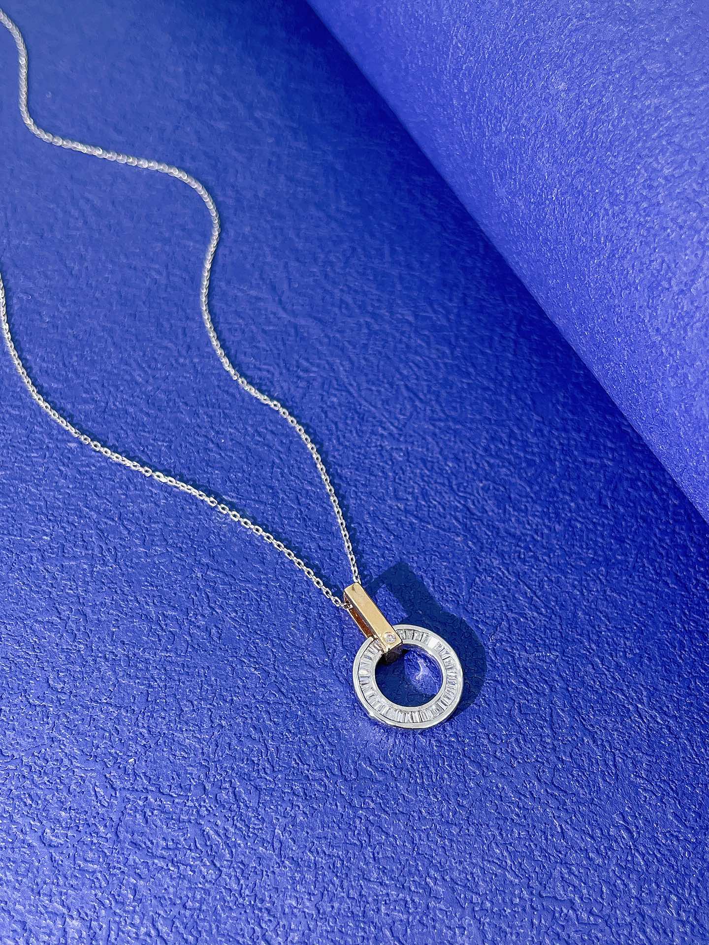 18K Diamond Halo Necklace - Luxurious Jewelry Piece - White Diamond Necklace