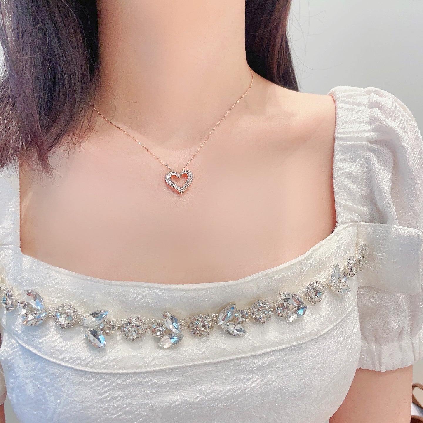 18K Diamond Heart-Shaped Pendant Necklace - Elegant Jewelry Piece - White Diamond Necklace