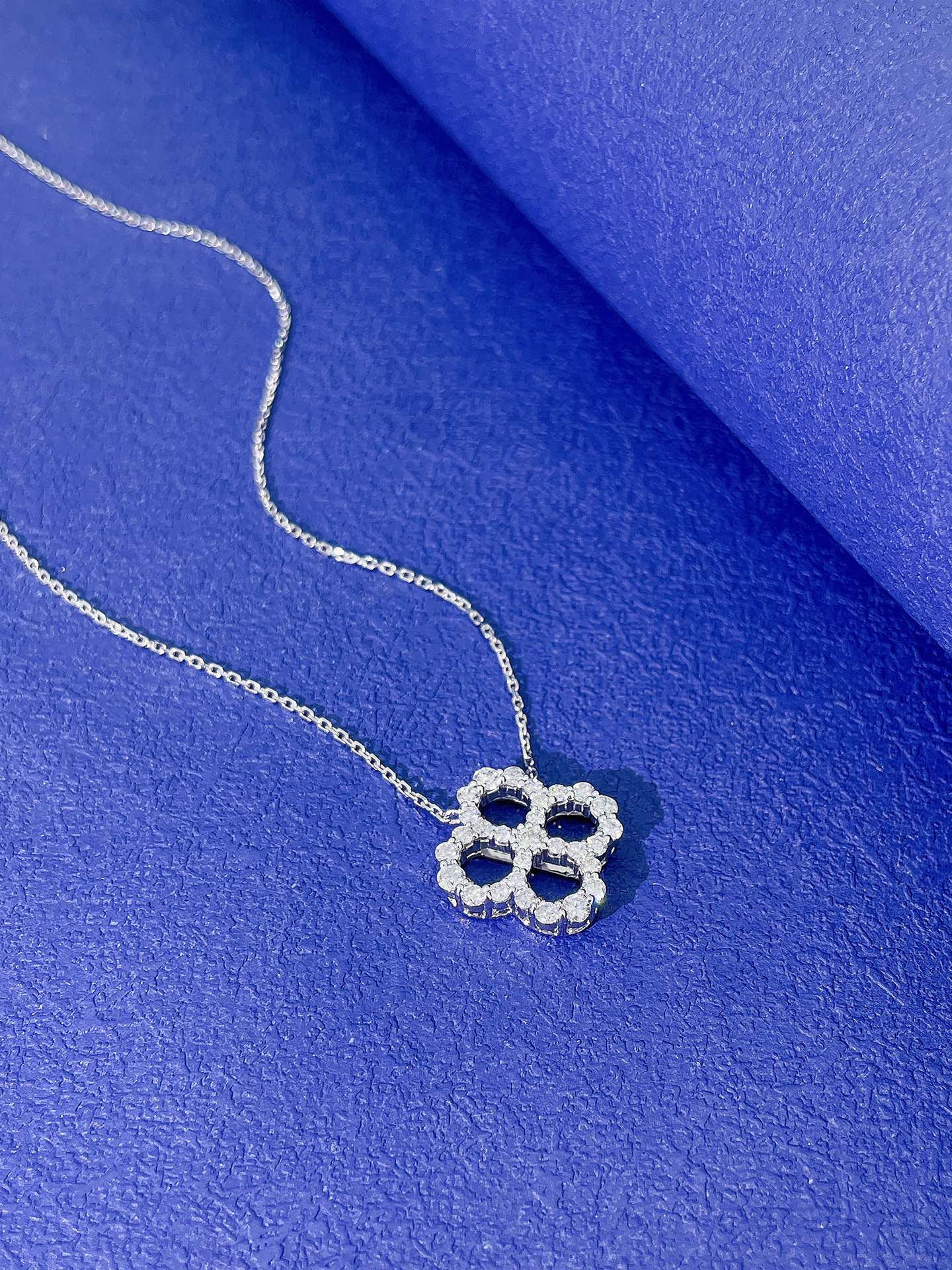 18K Diamond Hollow Four-Leaf Clover Necklace - Premium Jewelry - White Diamond Necklace