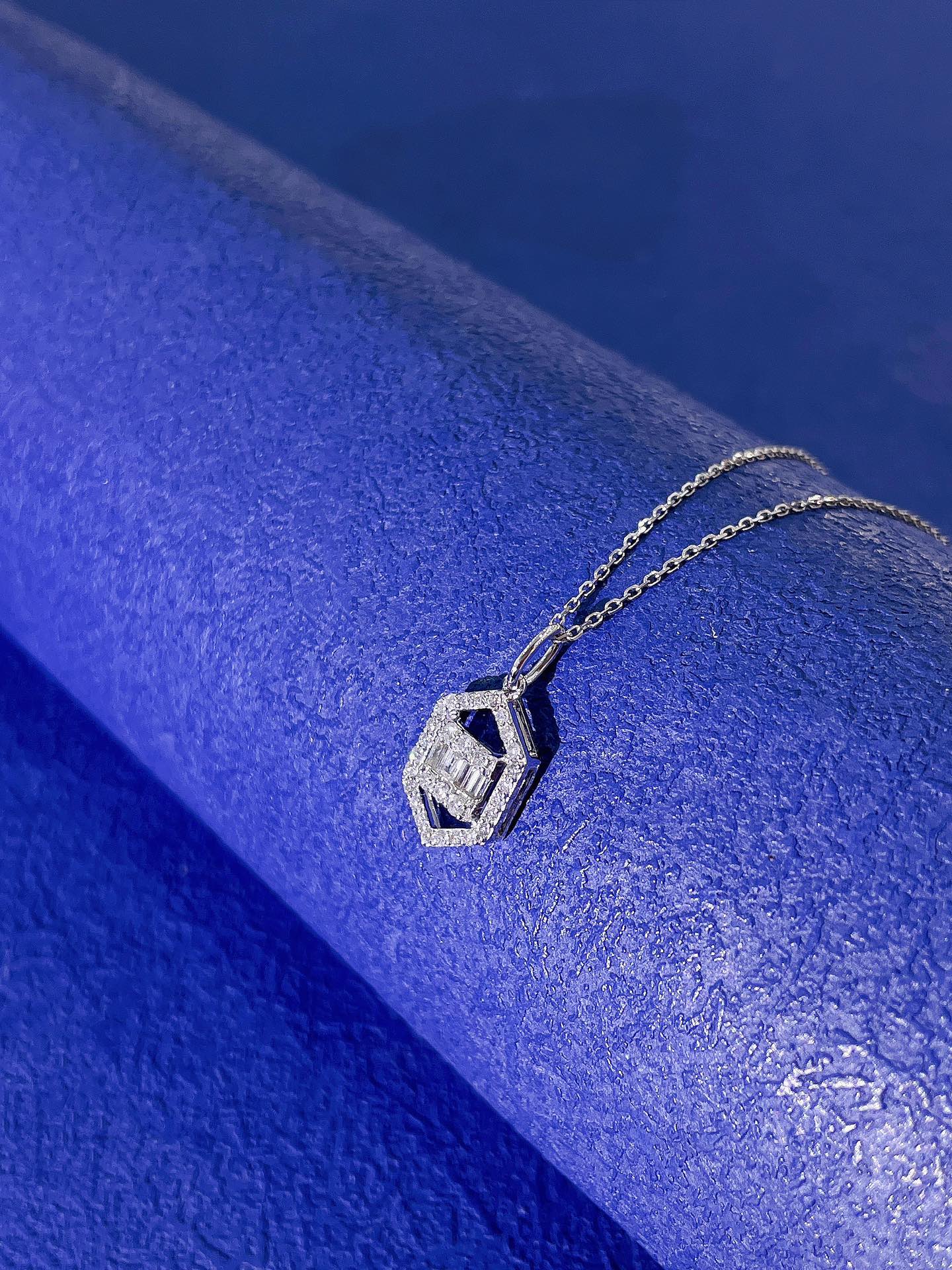 18K Diamond Hollow Shield Pendant Necklace - Elegant Jewelry Piece - White Diamond Necklace