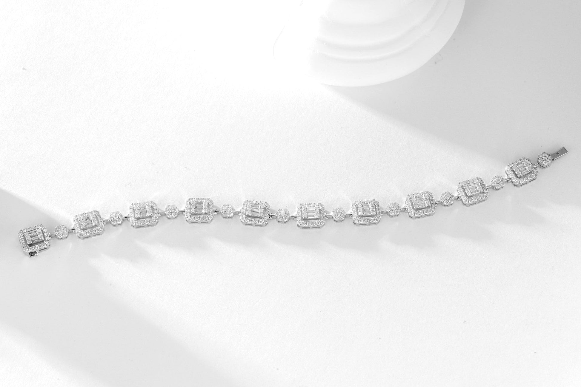 18K Diamond Square Candy Seven-Petal Flower Bracelet - Luxury Jewelry - White Diamond Bracelet