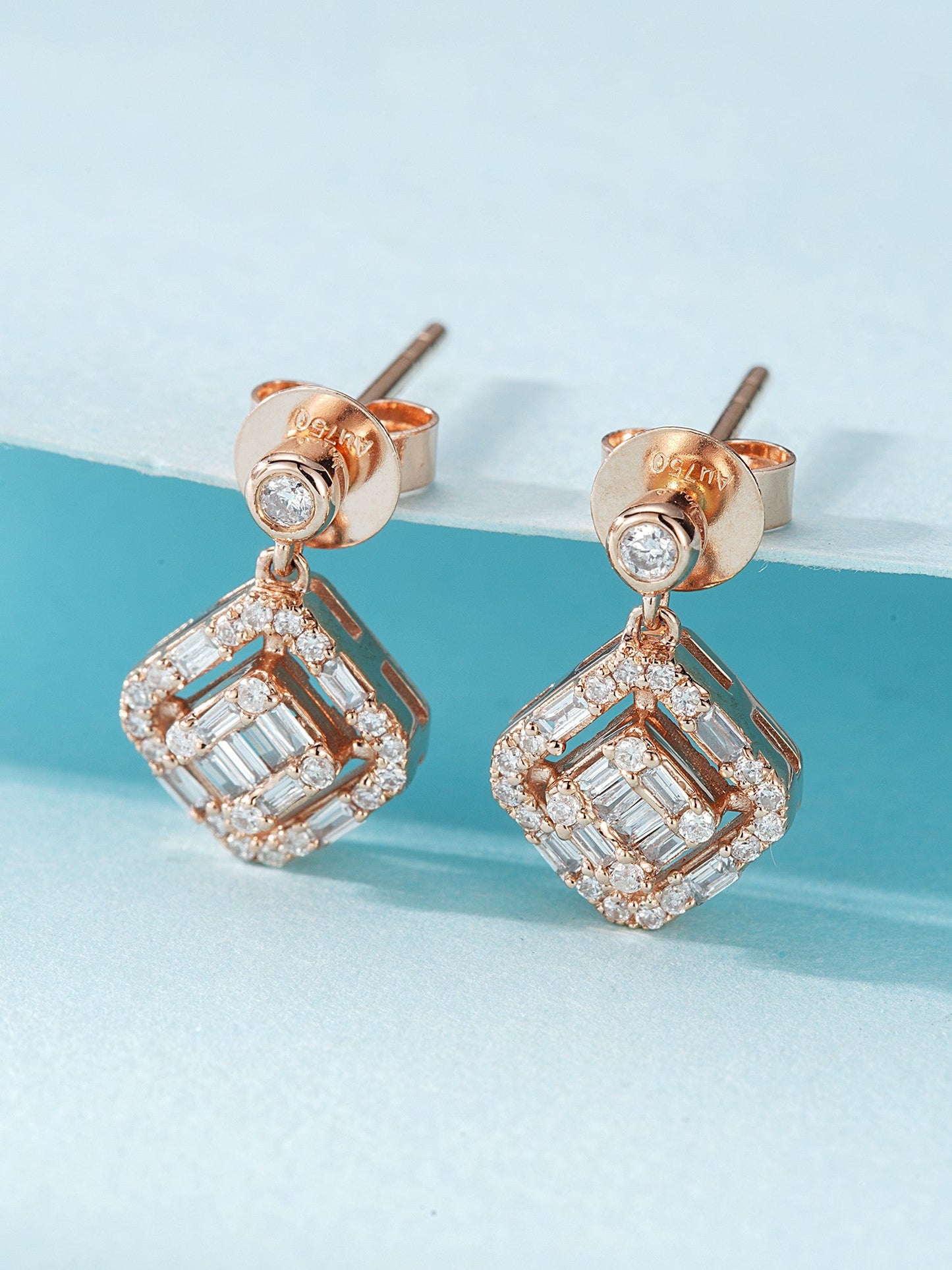 18K Diamond Square Stud Earrings - Luxury Jewelry - Jeweler.Jewelry